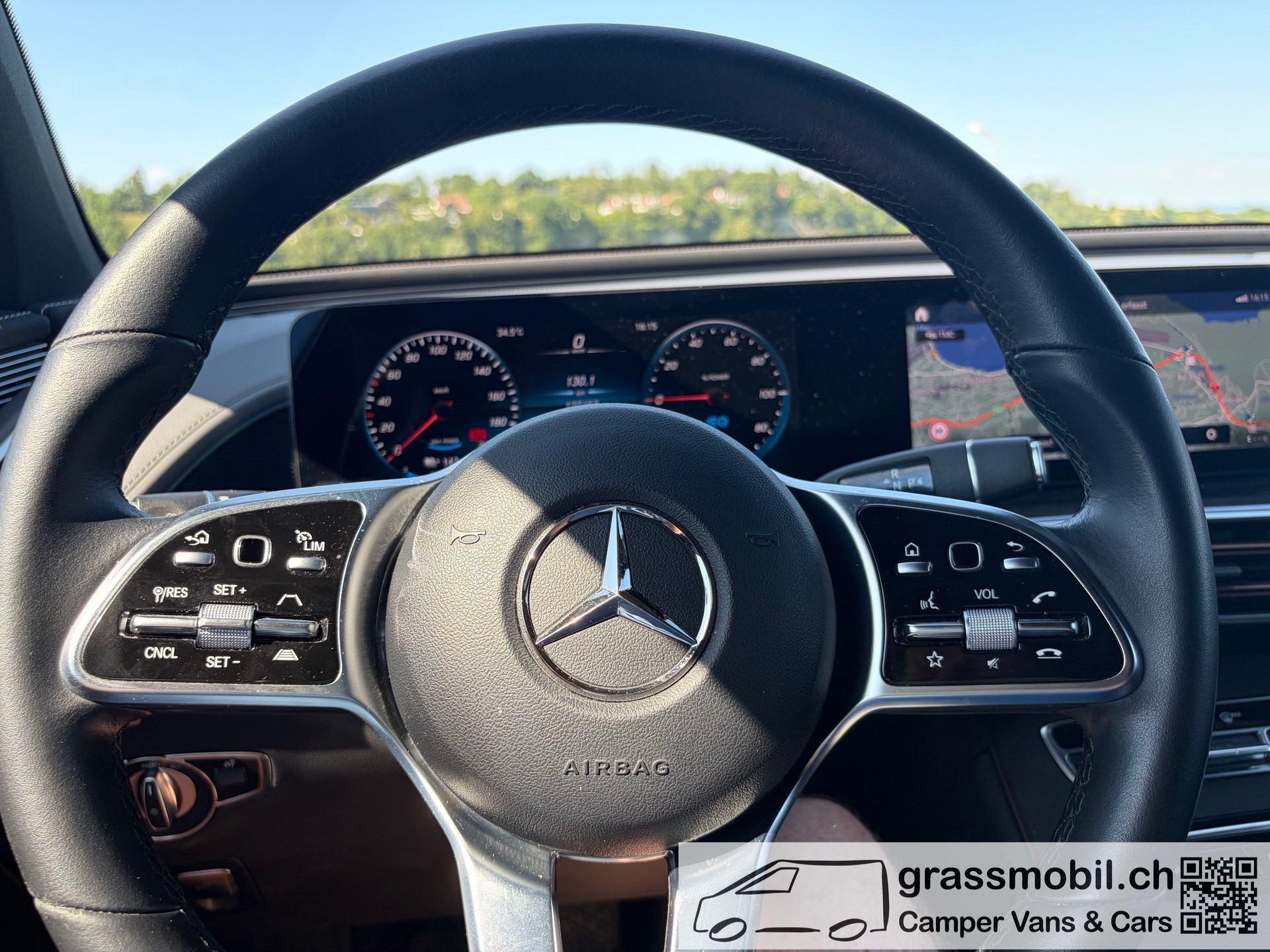 MERCEDES-BENZ EQC 400 4Matic EQ Star-image-8