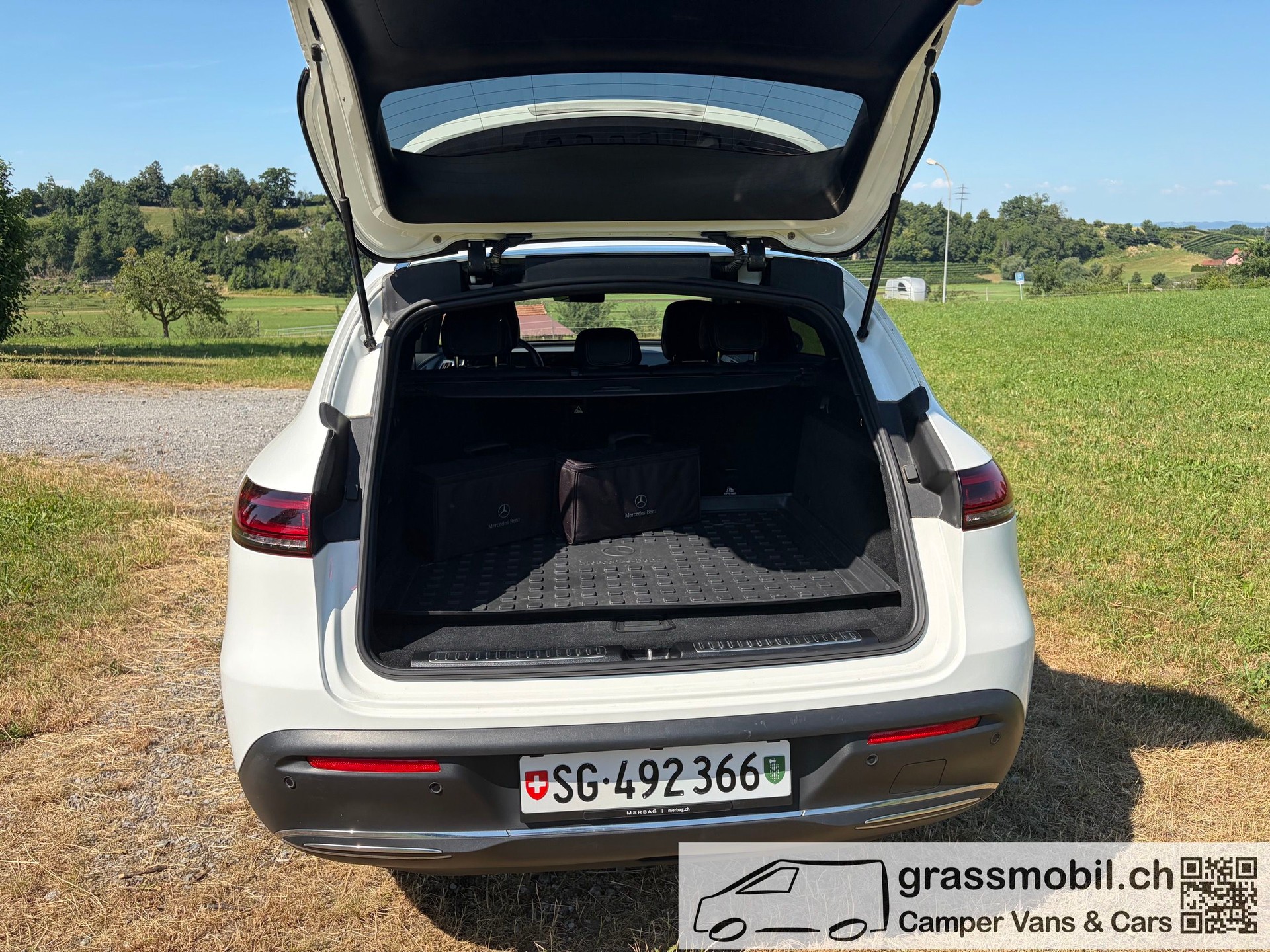 MERCEDES-BENZ EQC 400 4Matic EQ Star-image-11