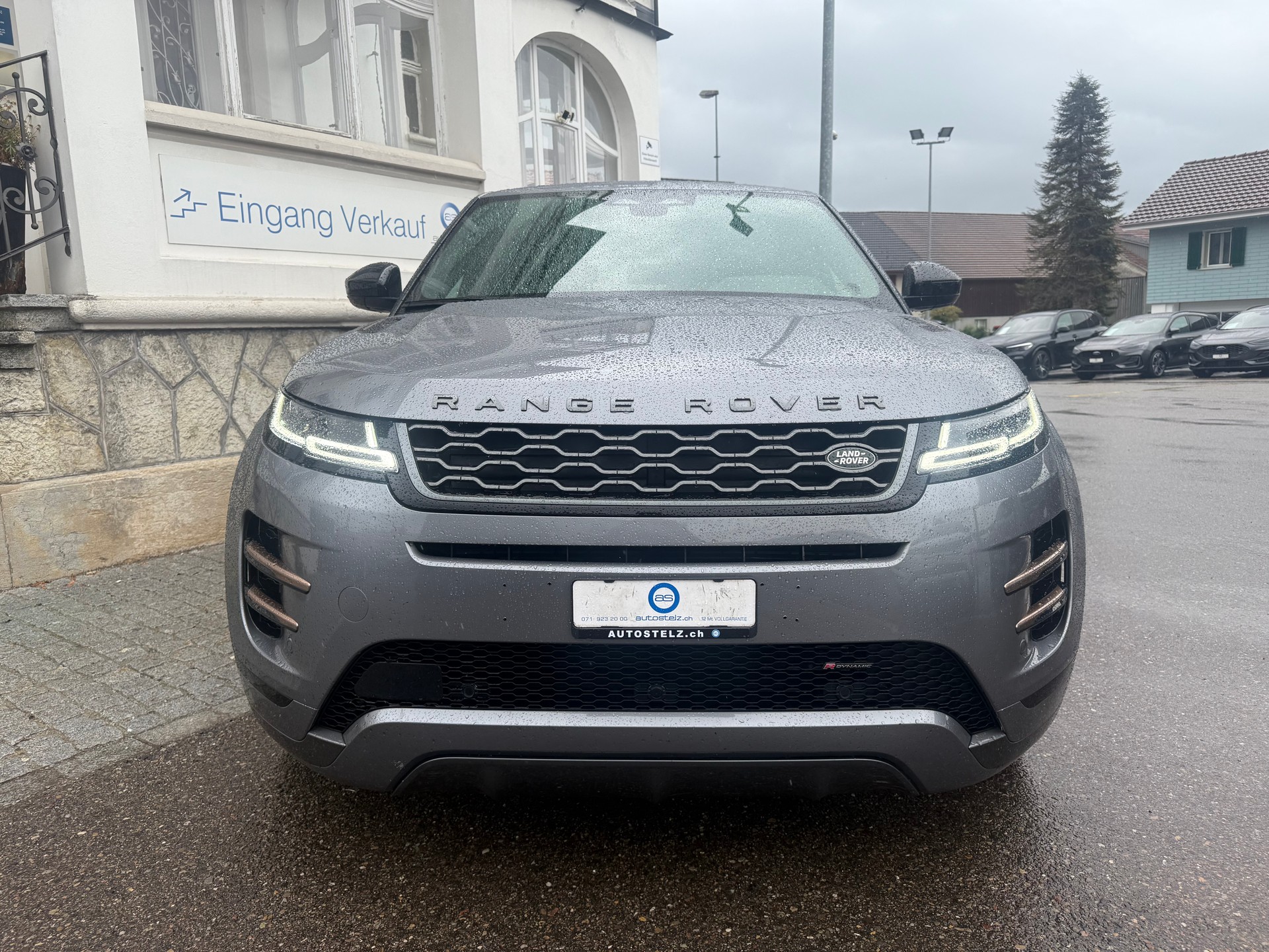 LAND ROVER Range Rover Evoque 2.0 T R-Dynamic SE-showroom-element-2