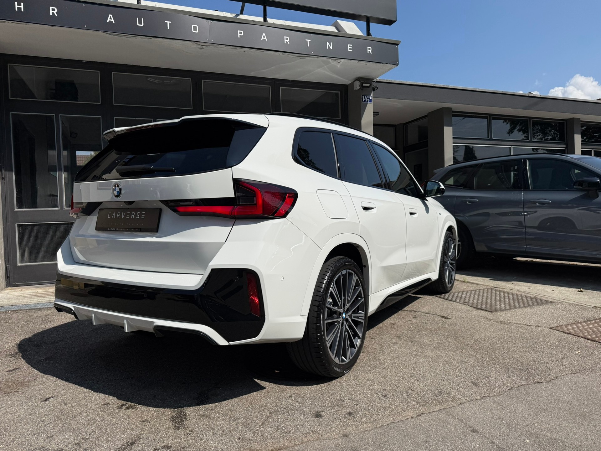 BMW X1 20d xDrive MSport-showroom-element-3