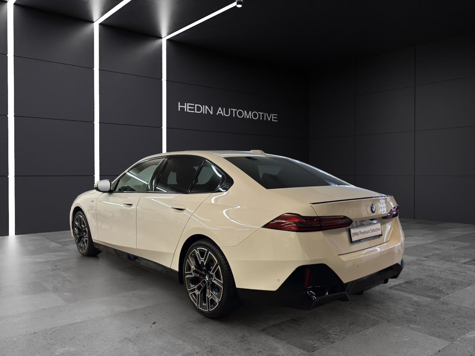 BMW 520d xDrive-showroom-element-2