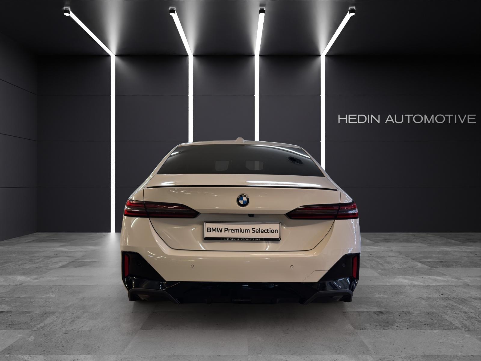 BMW 520d xDrive-showroom-element-3