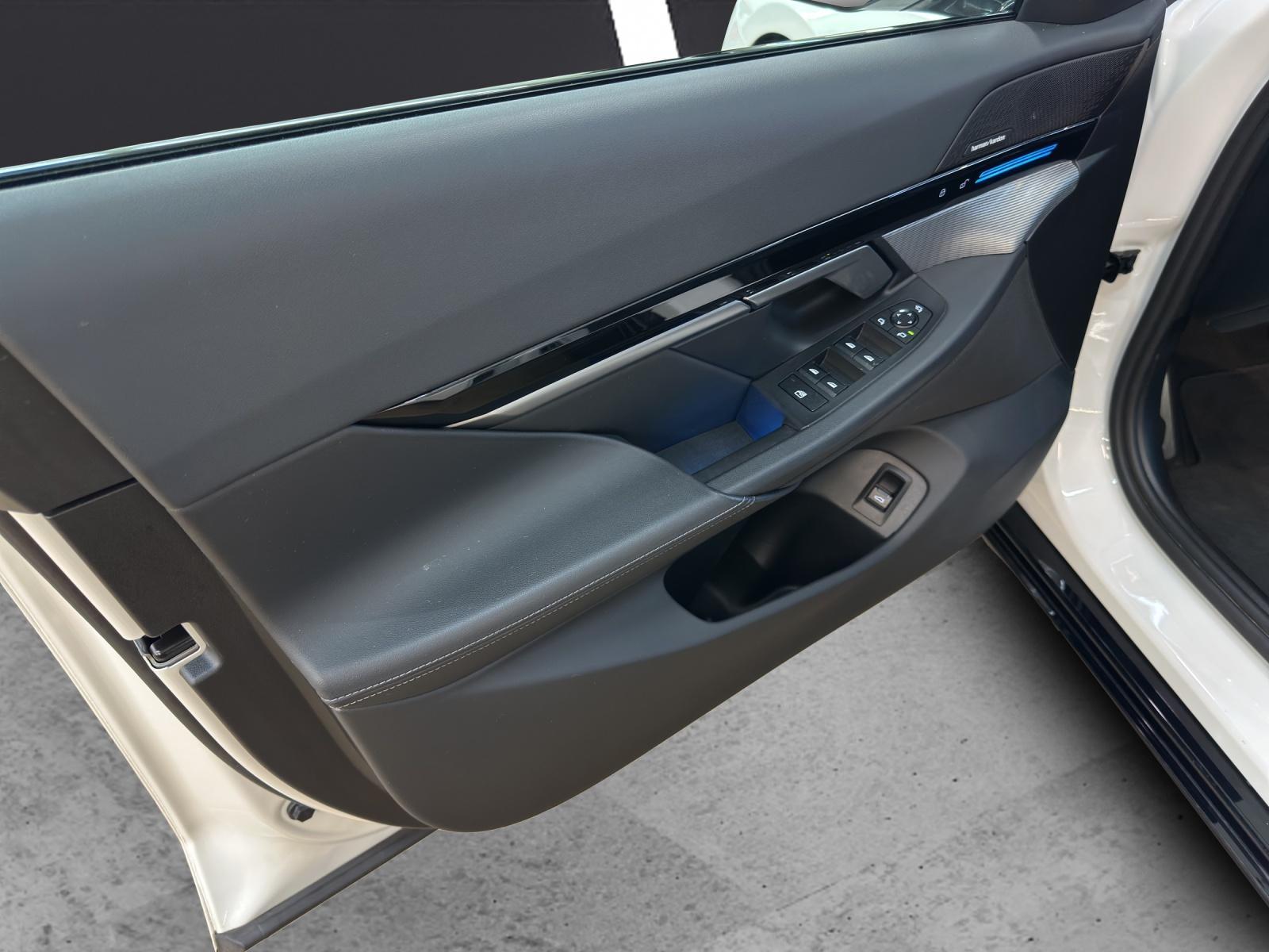 BMW 520d xDrive-image-9