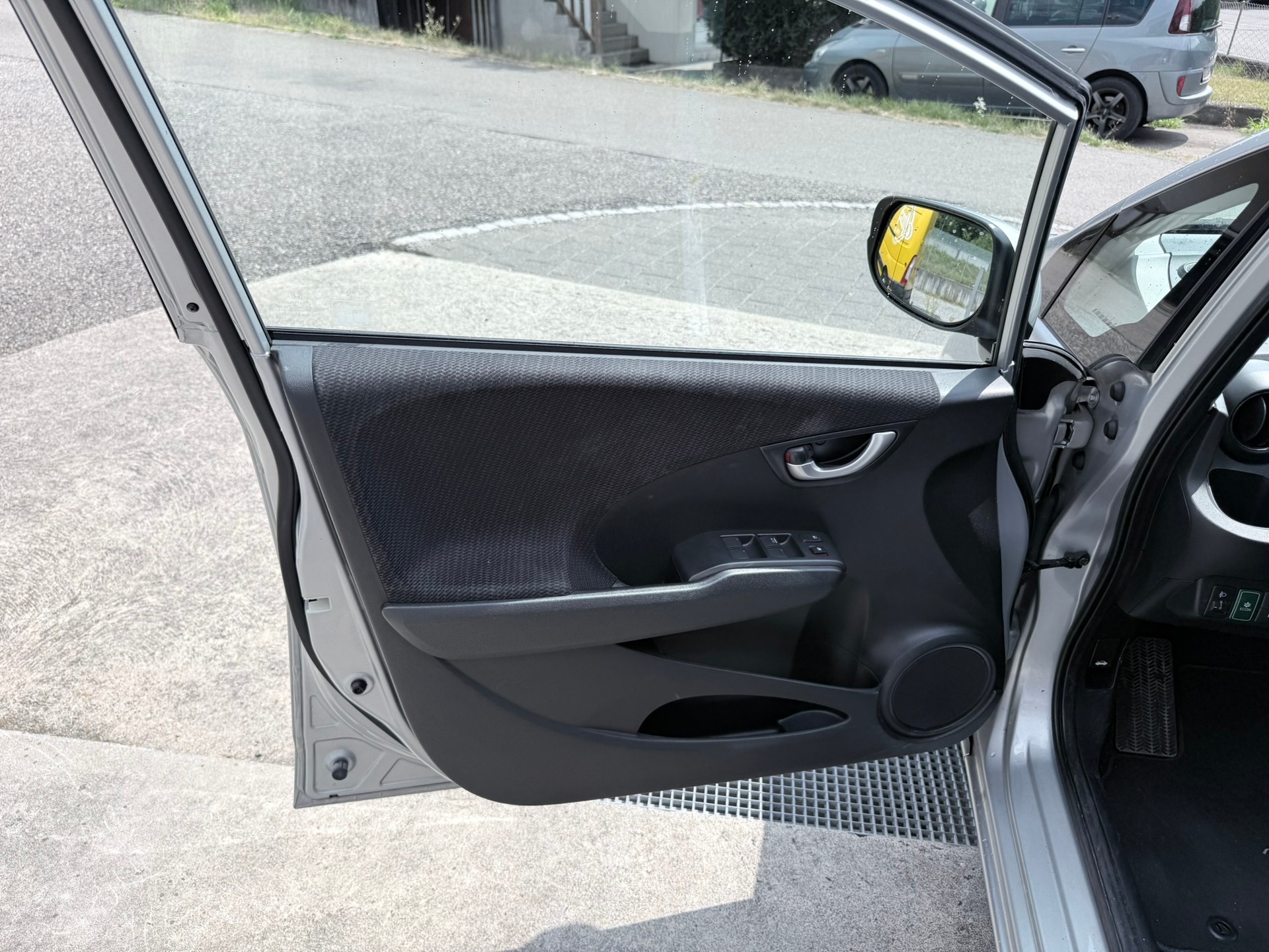 HONDA Jazz 1.3i Hybrid Comfort CVT-image-8