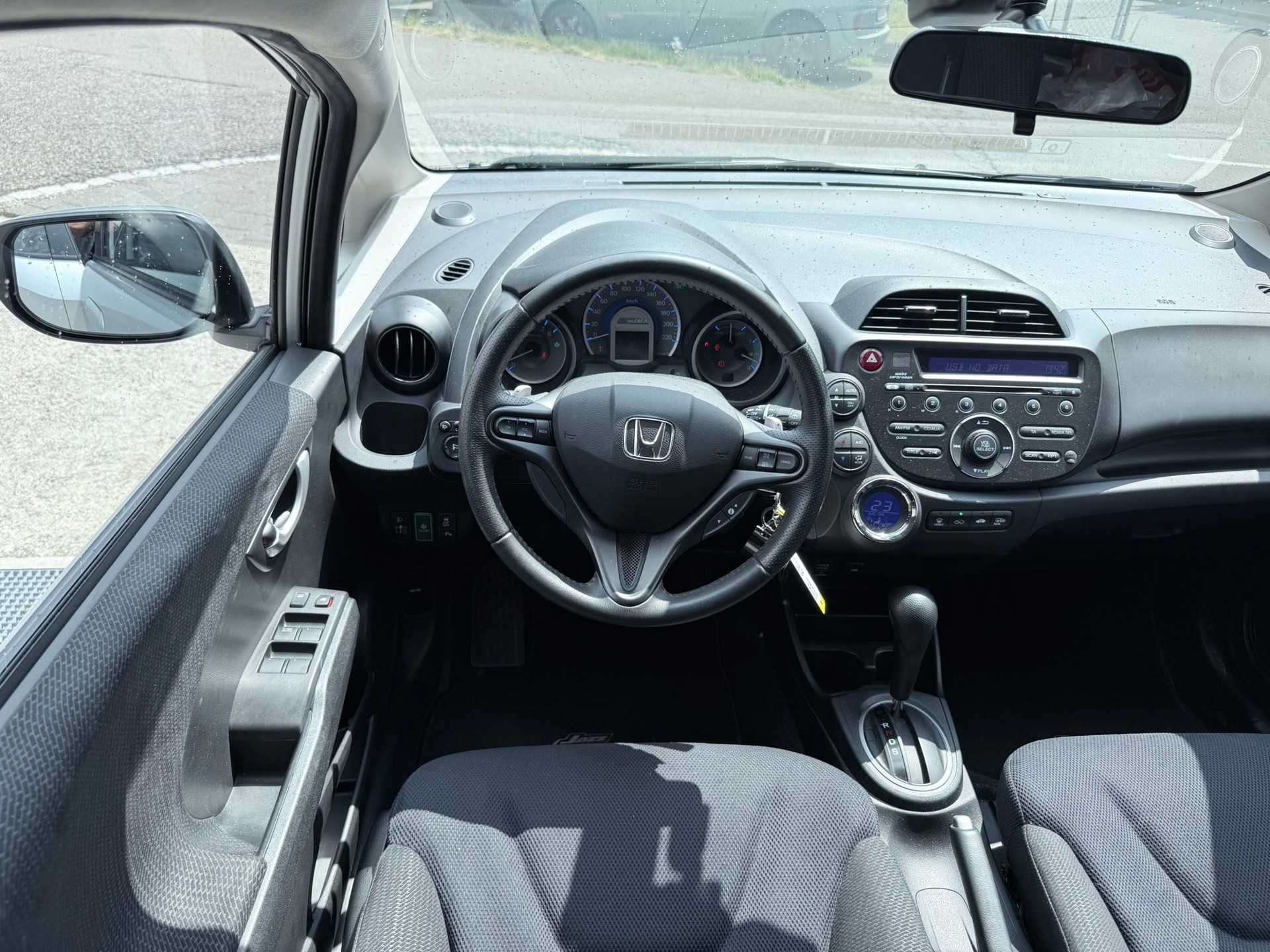 HONDA Jazz 1.3i Hybrid Comfort CVT-image-12