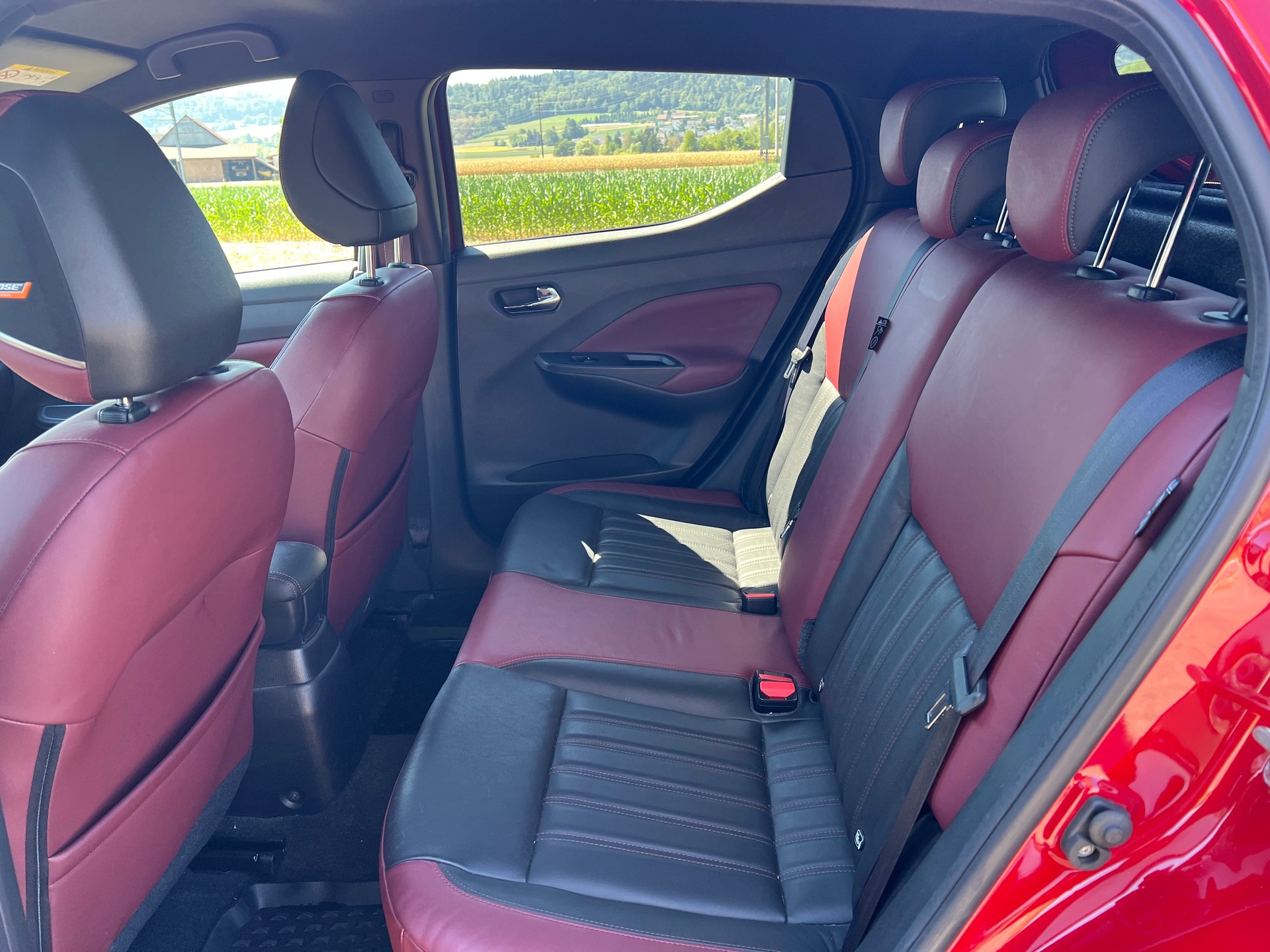 NISSAN Micra IG-T100 Xtronic Tekna AVM+LED+Leder Insp.Red-image-16