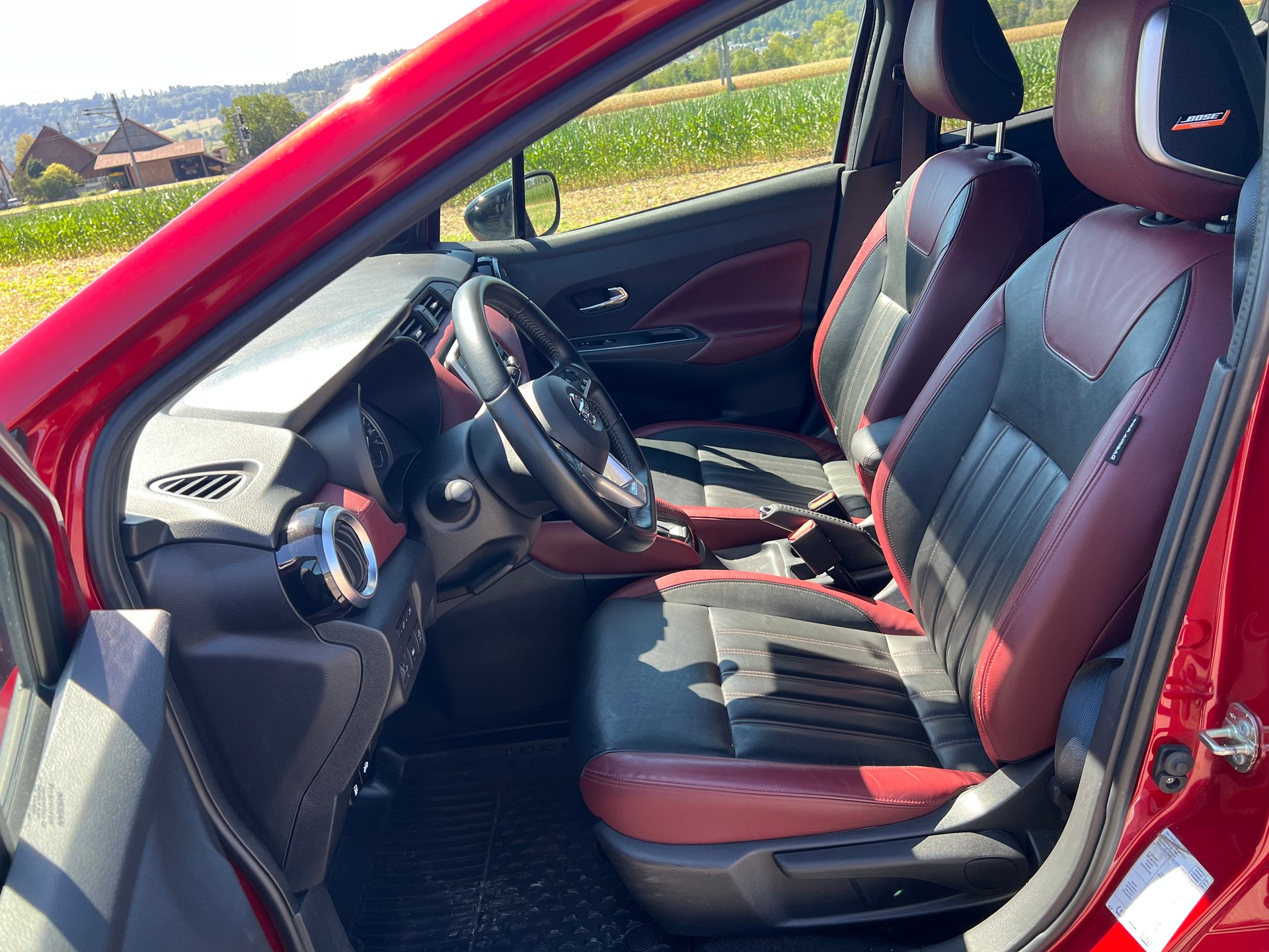 NISSAN Micra IG-T100 Xtronic Tekna AVM+LED+Leder Insp.Red-image-15