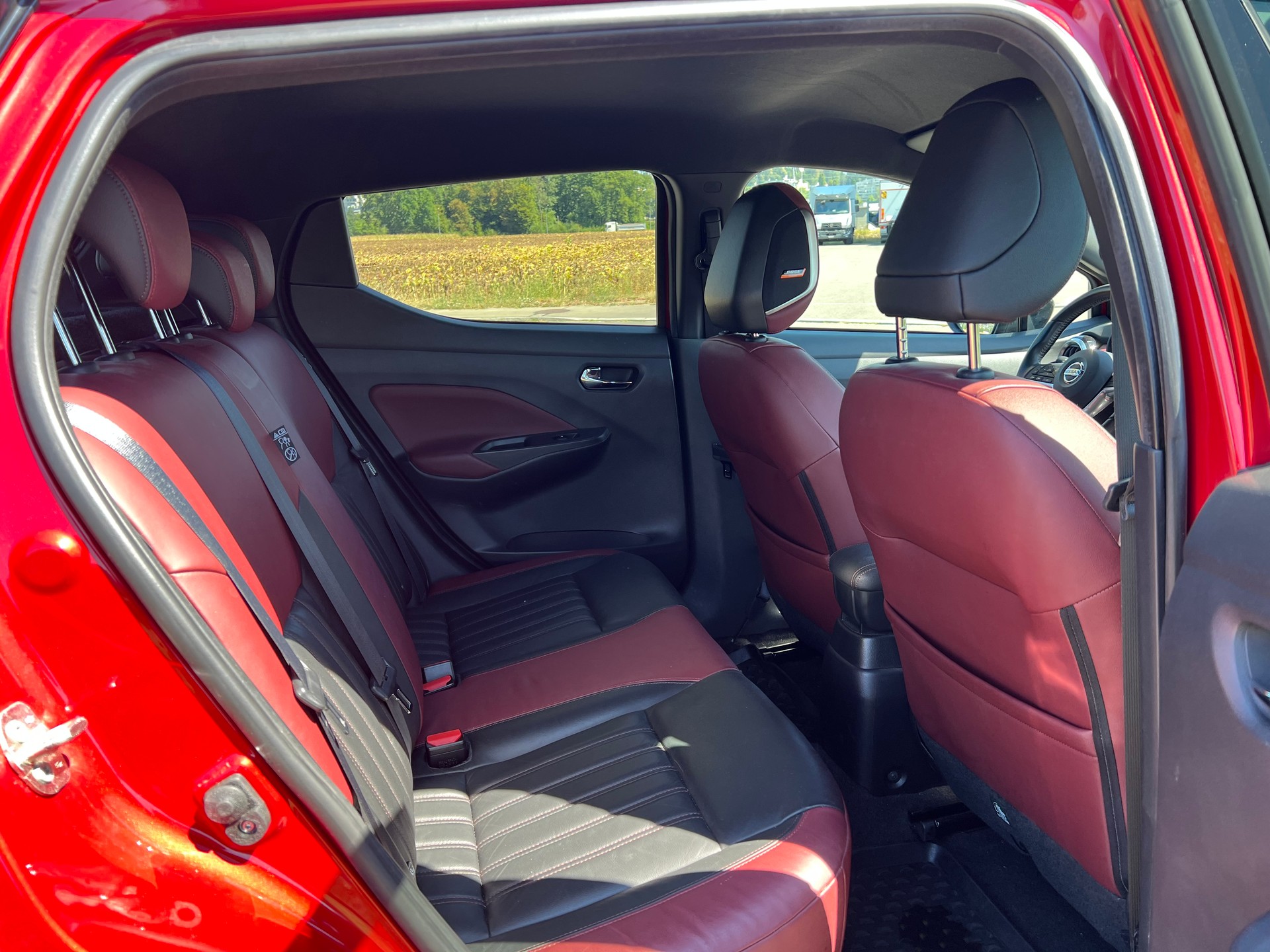 NISSAN Micra IG-T100 Xtronic Tekna AVM+LED+Leder Insp.Red-image-20