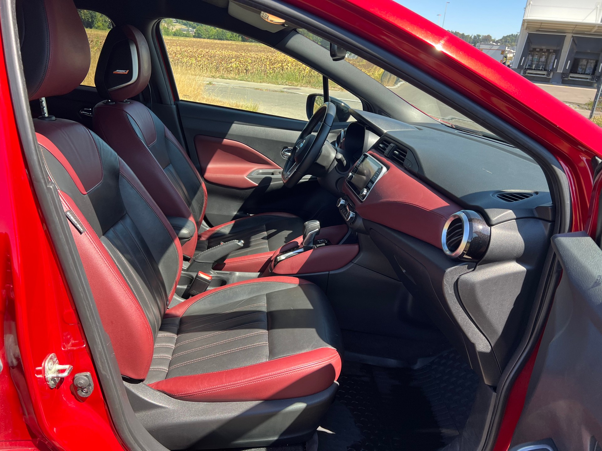 NISSAN Micra IG-T100 Xtronic Tekna AVM+LED+Leder Insp.Red-image-17