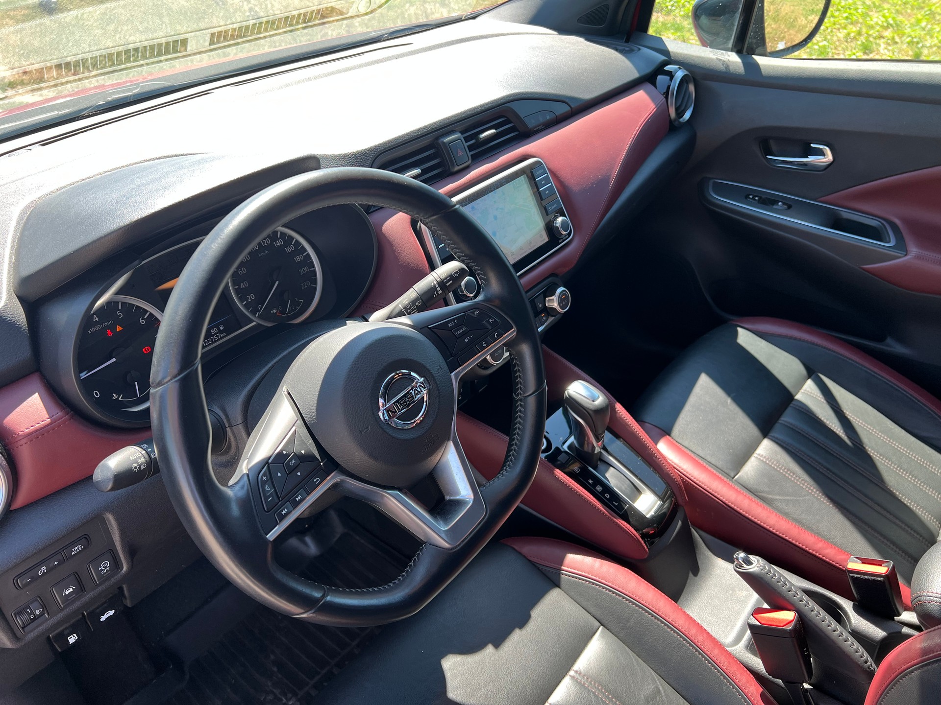 NISSAN Micra IG-T100 Xtronic Tekna AVM+LED+Leder Insp.Red-image-13