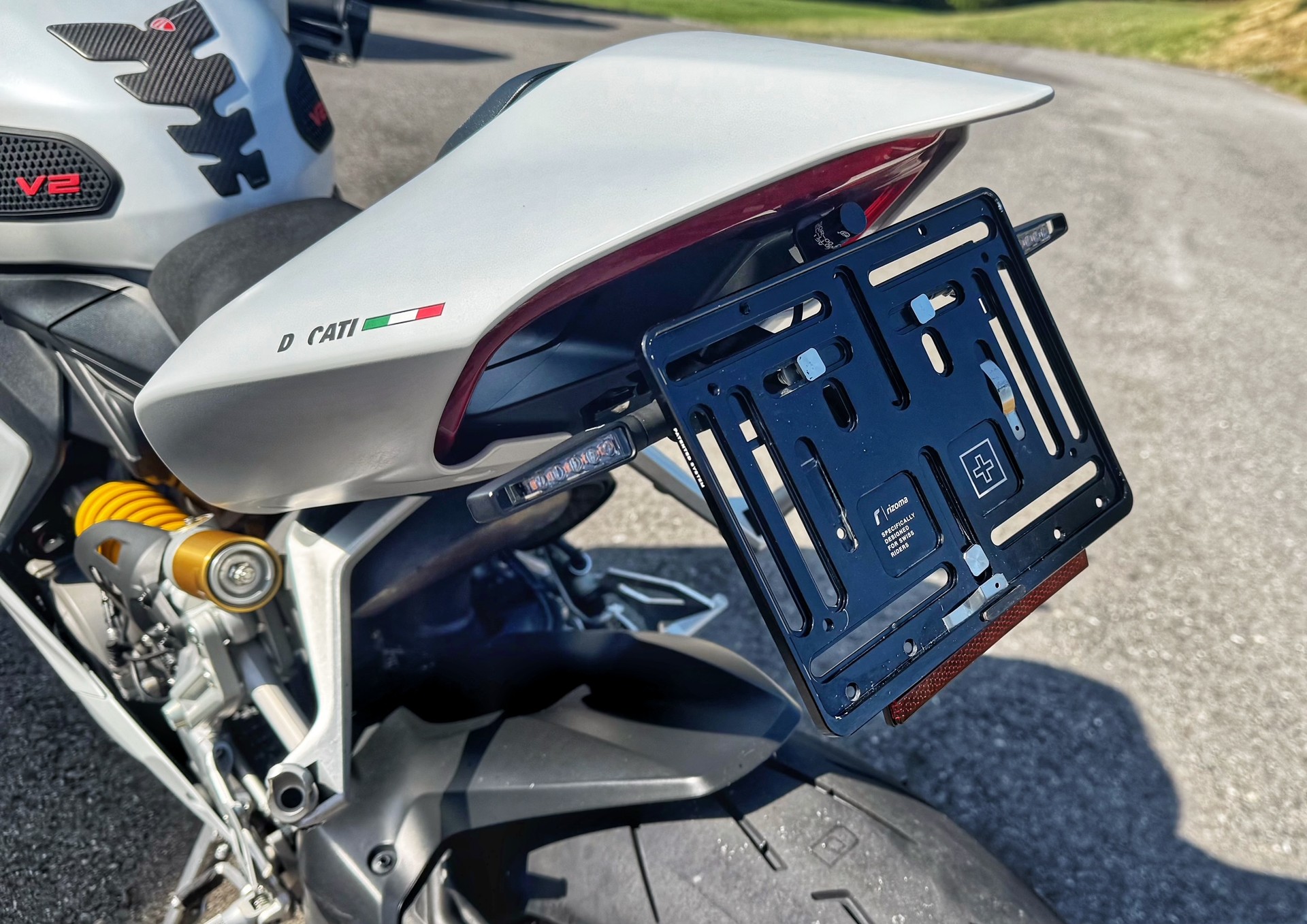DUCATI Panigale V2-image-4