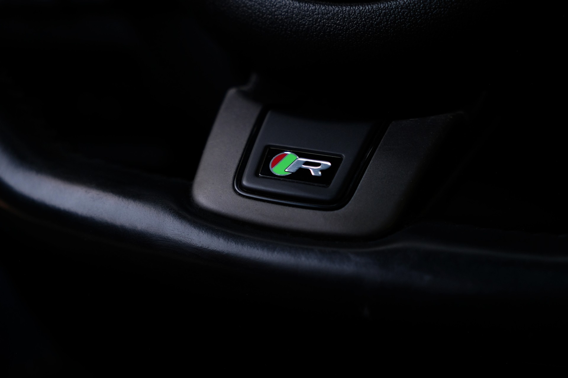 JAGUAR F-Type Coupé R 5.0 V8 S/C AWD-image-24