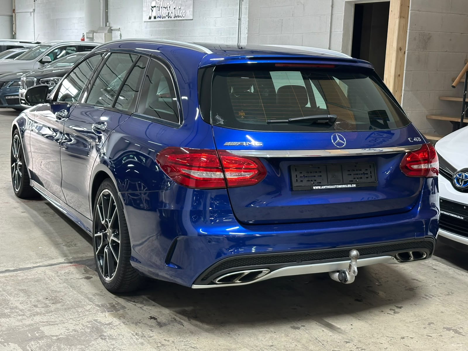 MERCEDES-BENZ C 43 AMG 4Matic 9G-Tronic-image-4