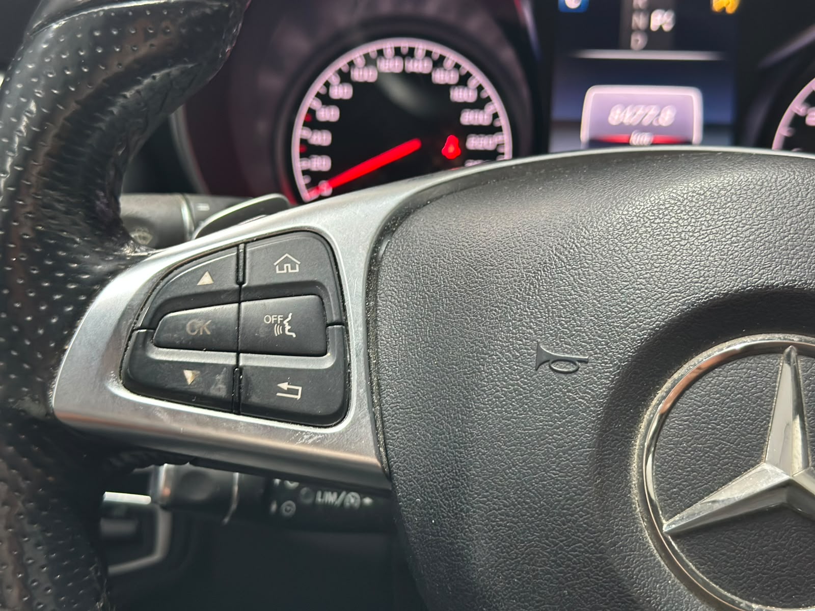 MERCEDES-BENZ C 43 AMG 4Matic 9G-Tronic-image-13