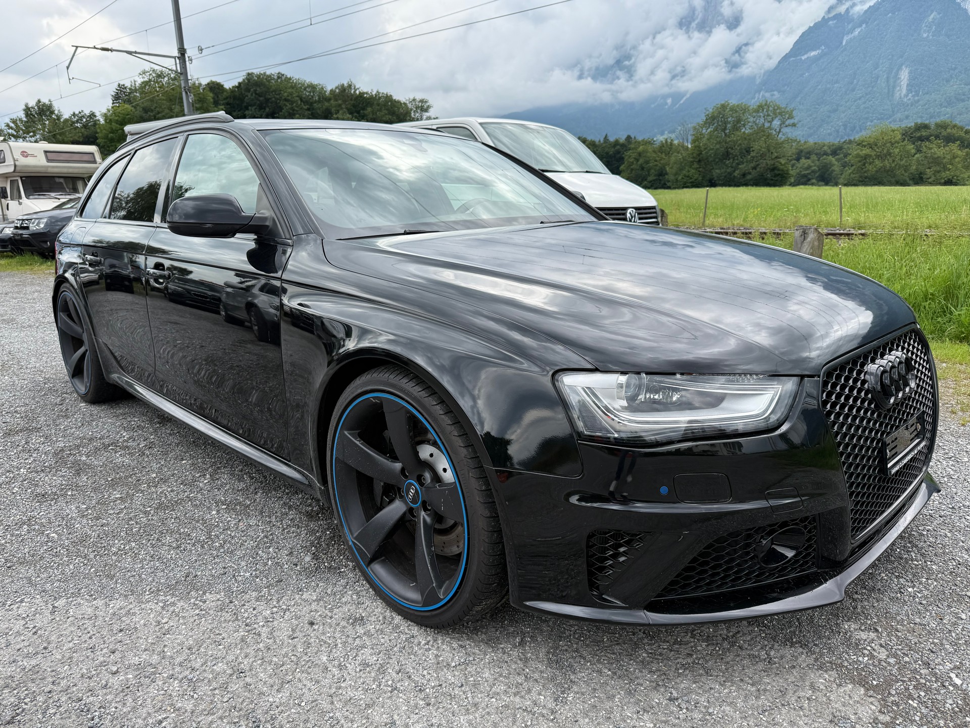 AUDI RS4 Avant 4.2 FSI V8 quattro S-tronic-image-4