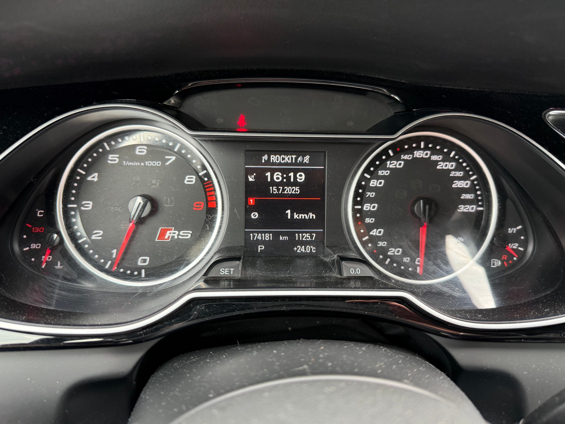 AUDI RS4 Avant 4.2 FSI V8 quattro S-tronic-image-12