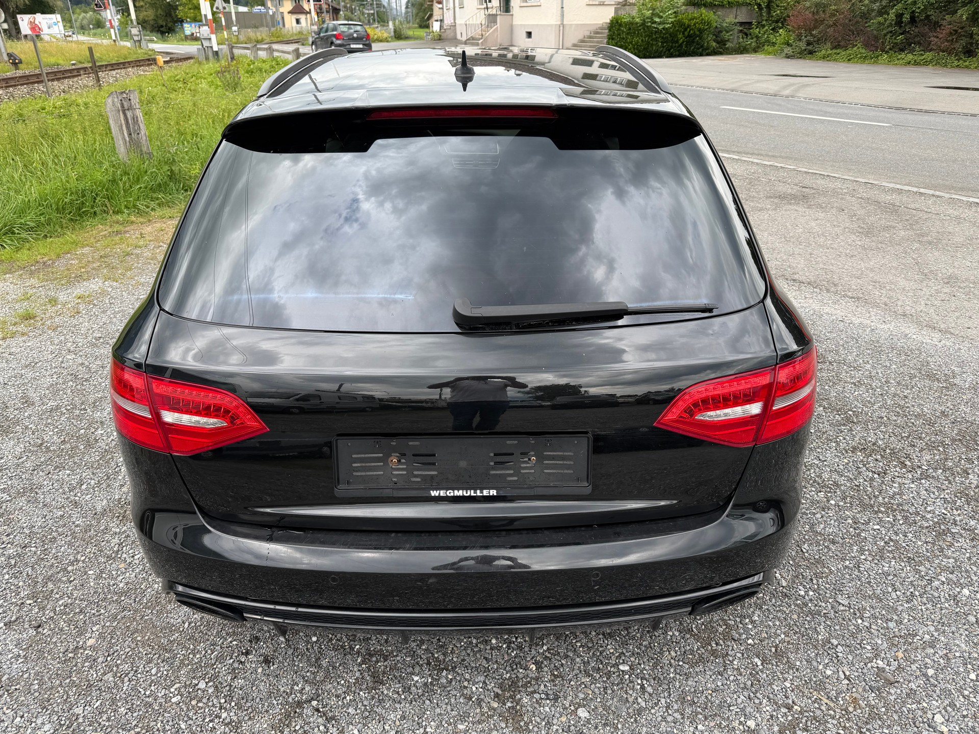 AUDI RS4 Avant 4.2 FSI V8 quattro S-tronic-image-2