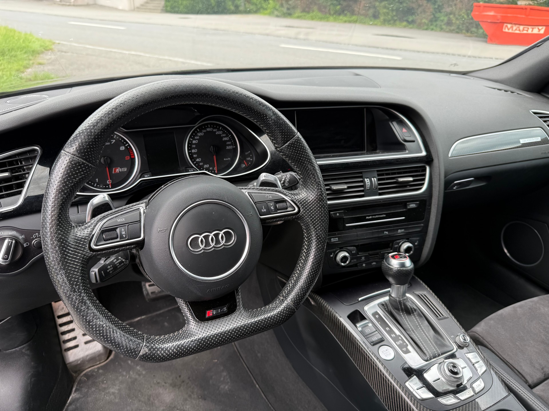 AUDI RS4 Avant 4.2 FSI V8 quattro S-tronic-image-8