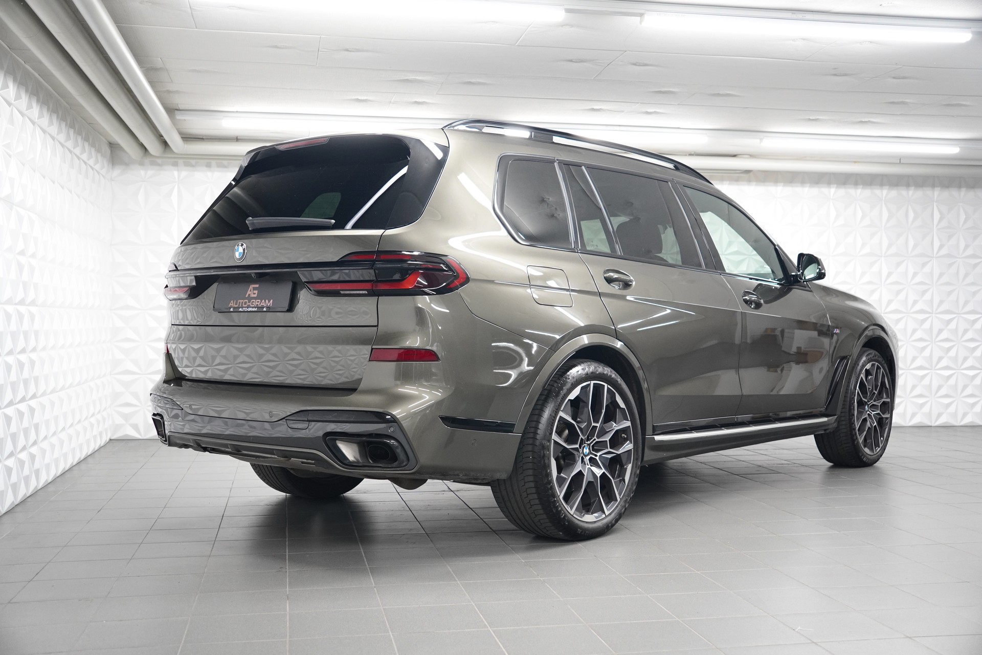 BMW X7 xDrive 48V 40d M Sport Pro Steptronic-image-4