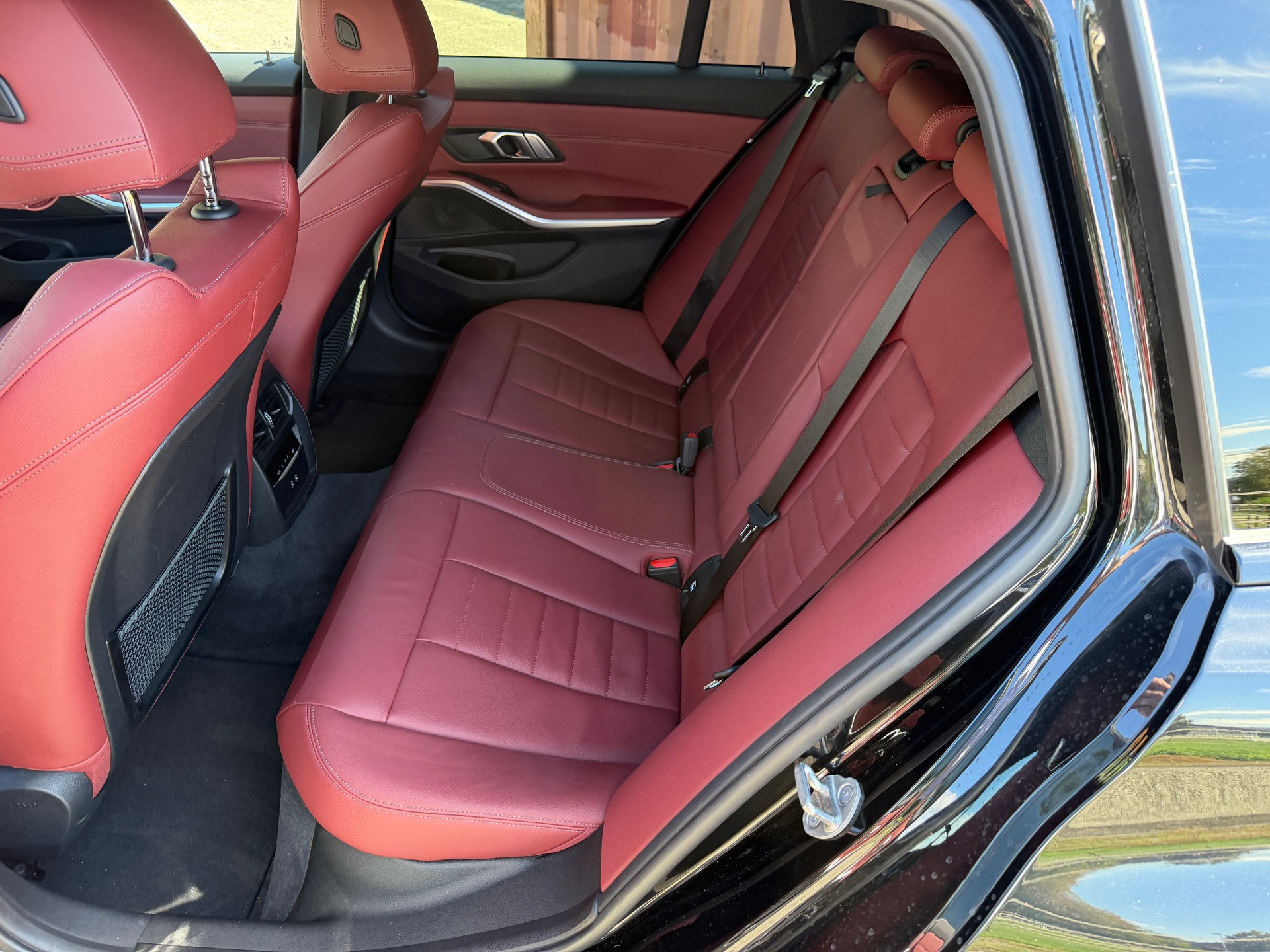 BMW 330e xDrive SAG Touring-image-10