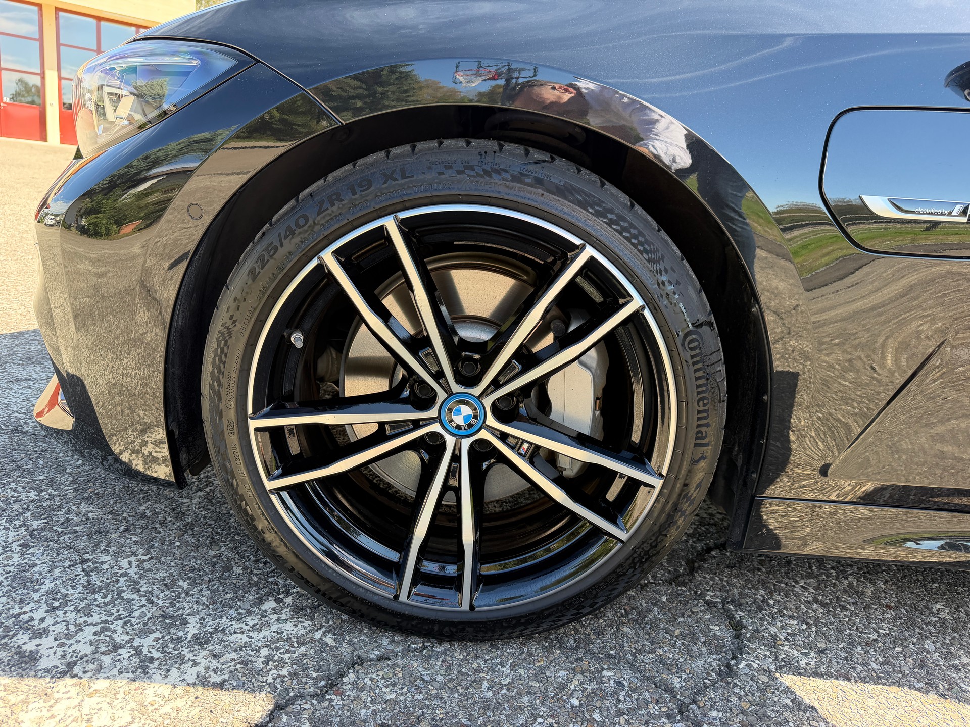 BMW 330e xDrive SAG Touring-image-7