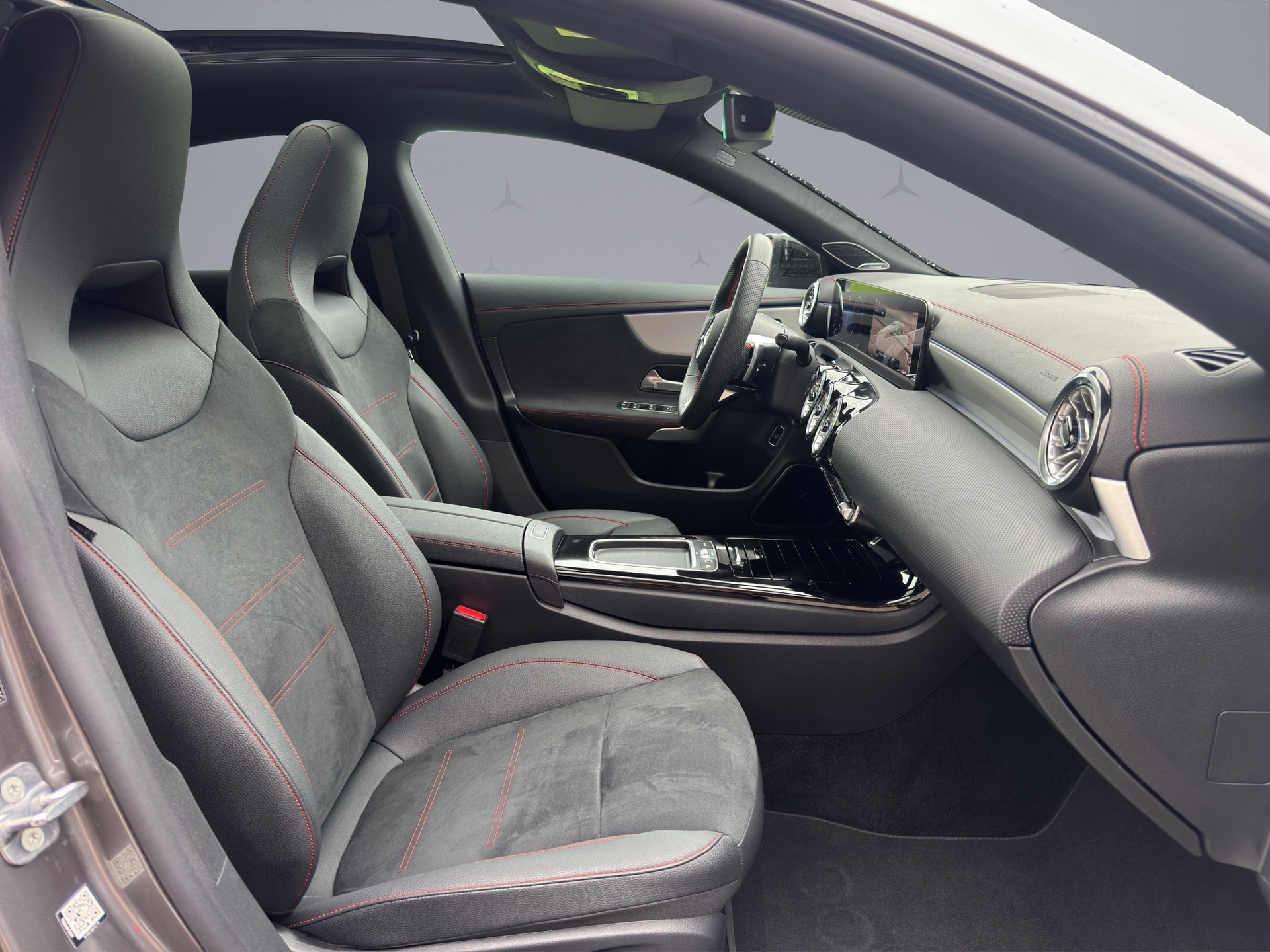 MERCEDES-BENZ CLA 250 AMG Line 4matic-image-16