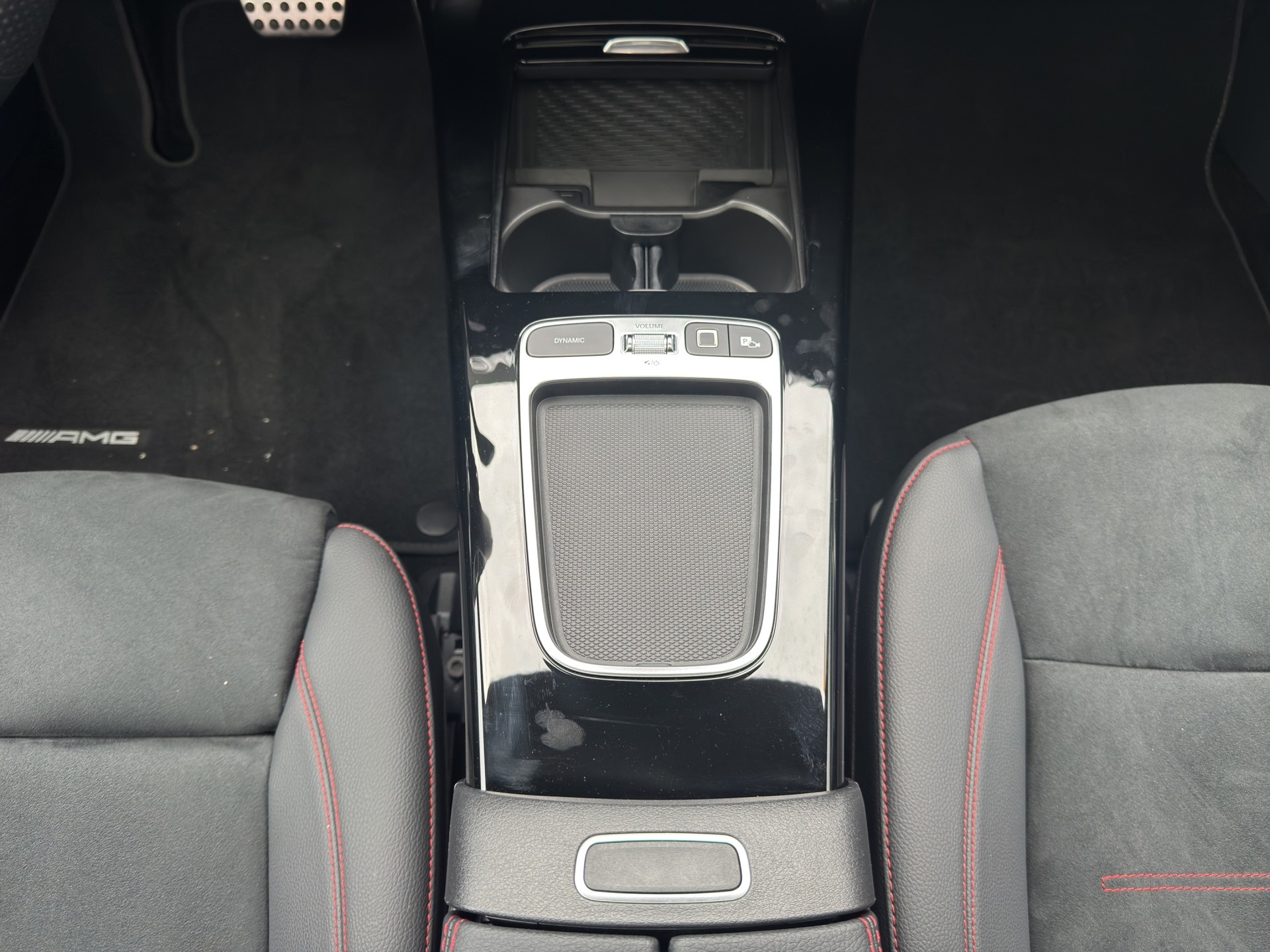 MERCEDES-BENZ CLA 250 AMG Line 4matic-image-14