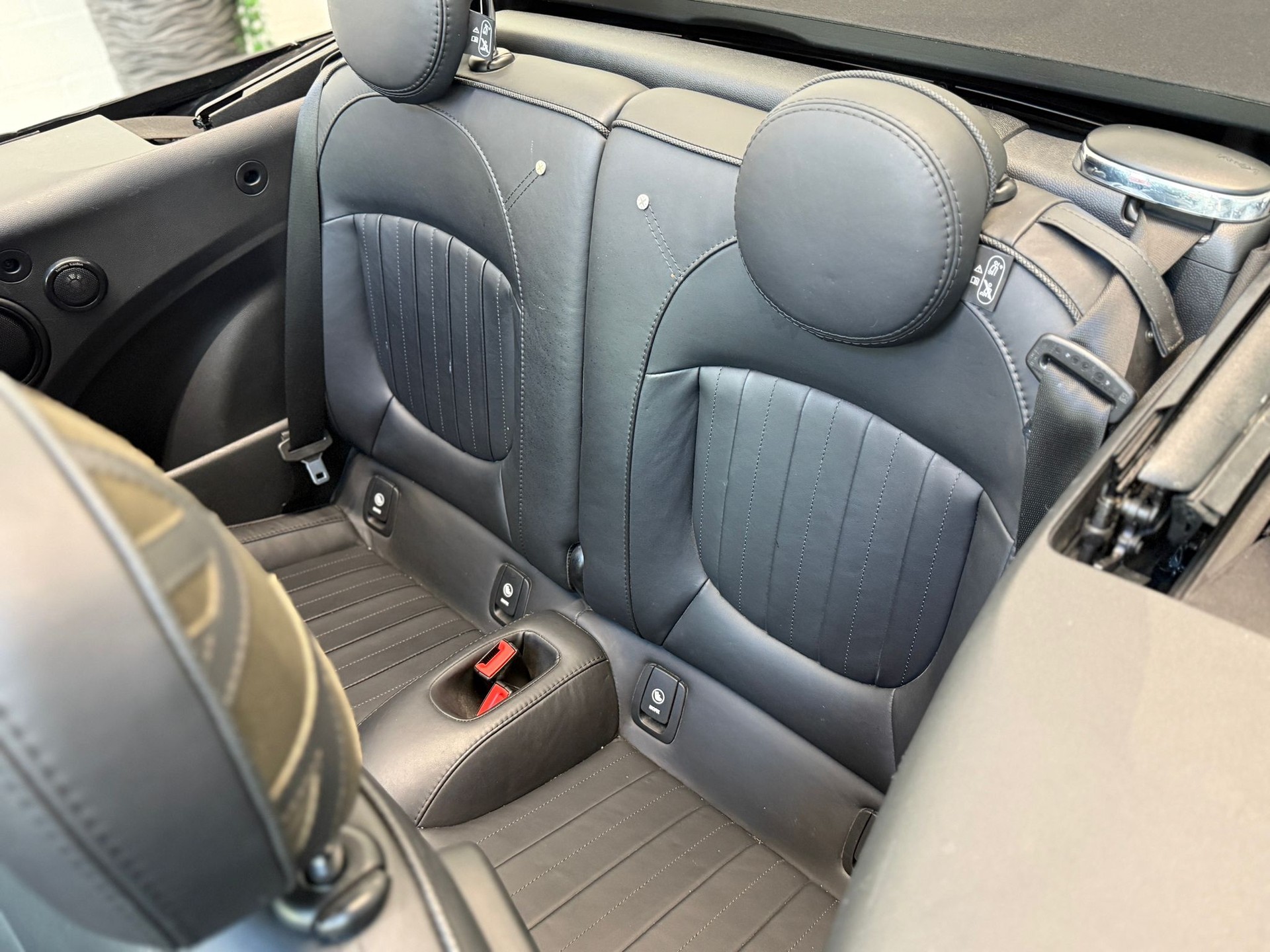 MINI Cooper SD Cabriolet Steptronic-image-16