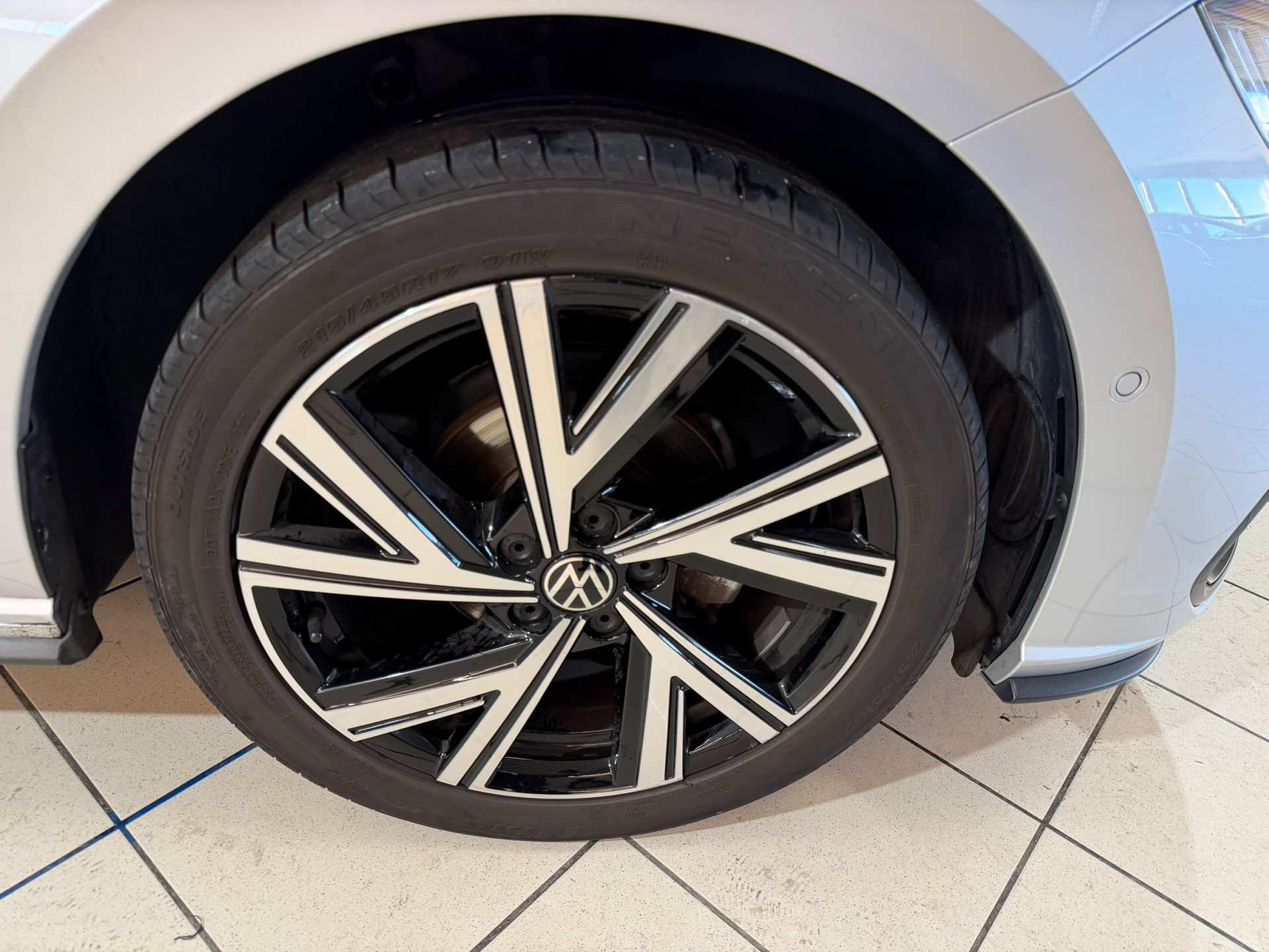 VW Polo 1.0 TSI R-Line DSG-image-4