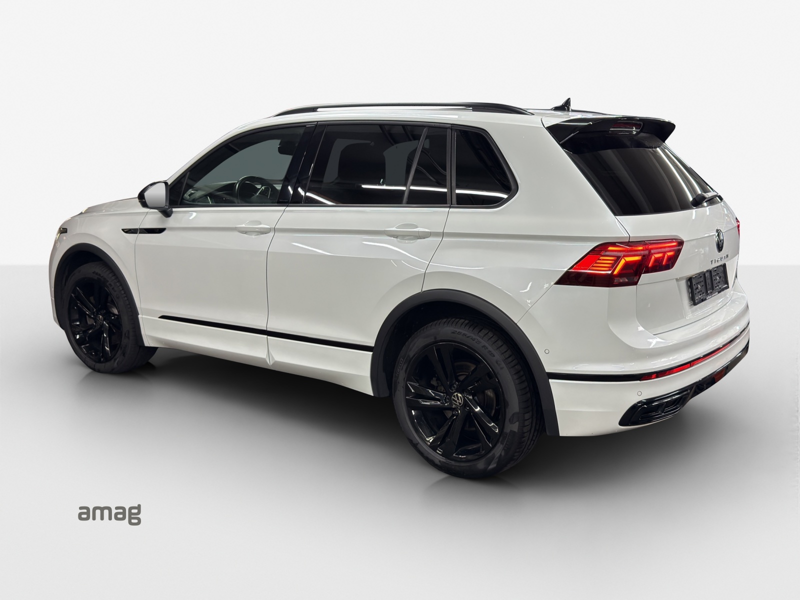 VW Tiguan 2.0TSI R-Line 4Motion DSG-showroom-element-2