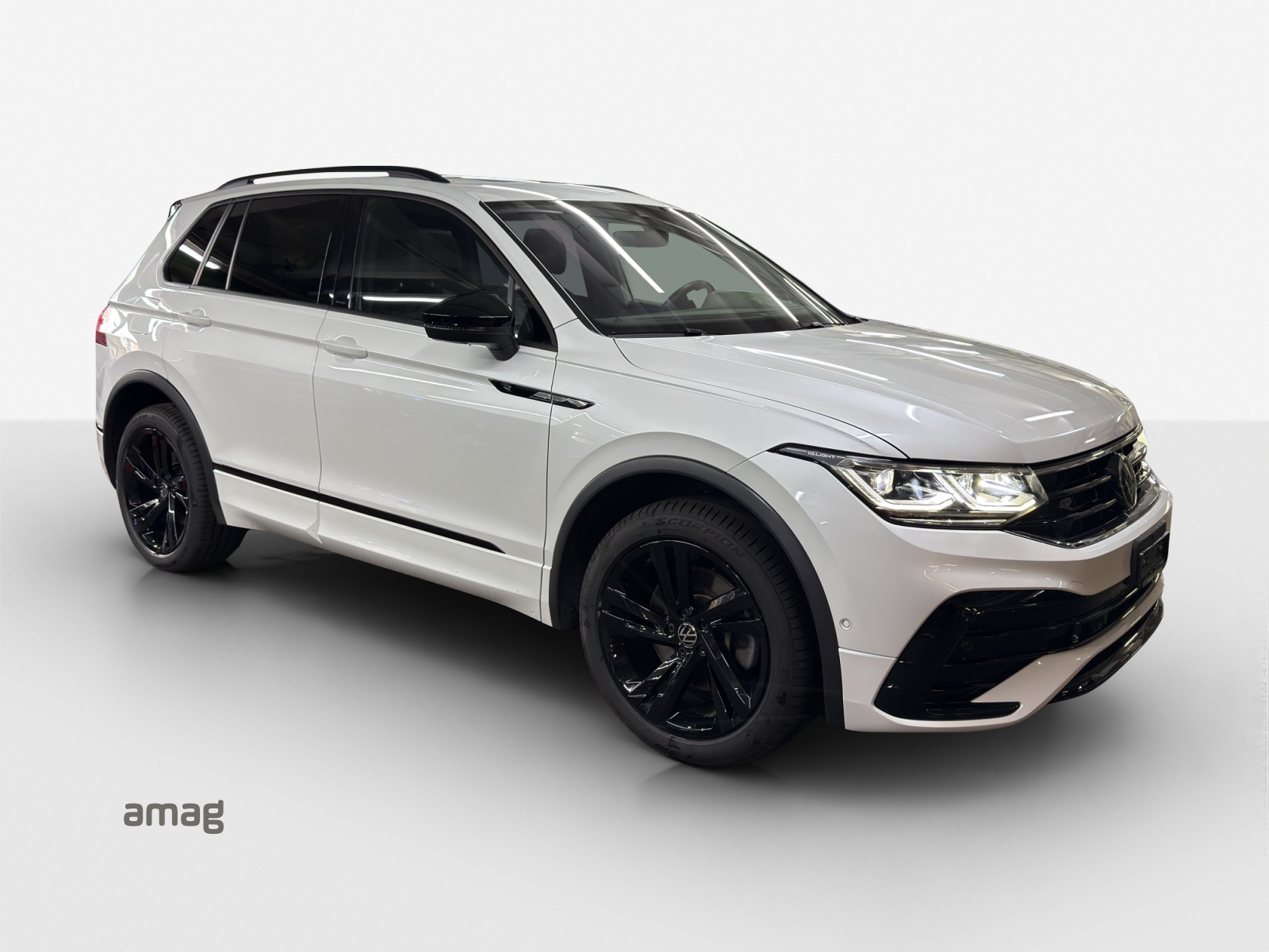 VW Tiguan 2.0TSI R-Line 4Motion DSG-image-5