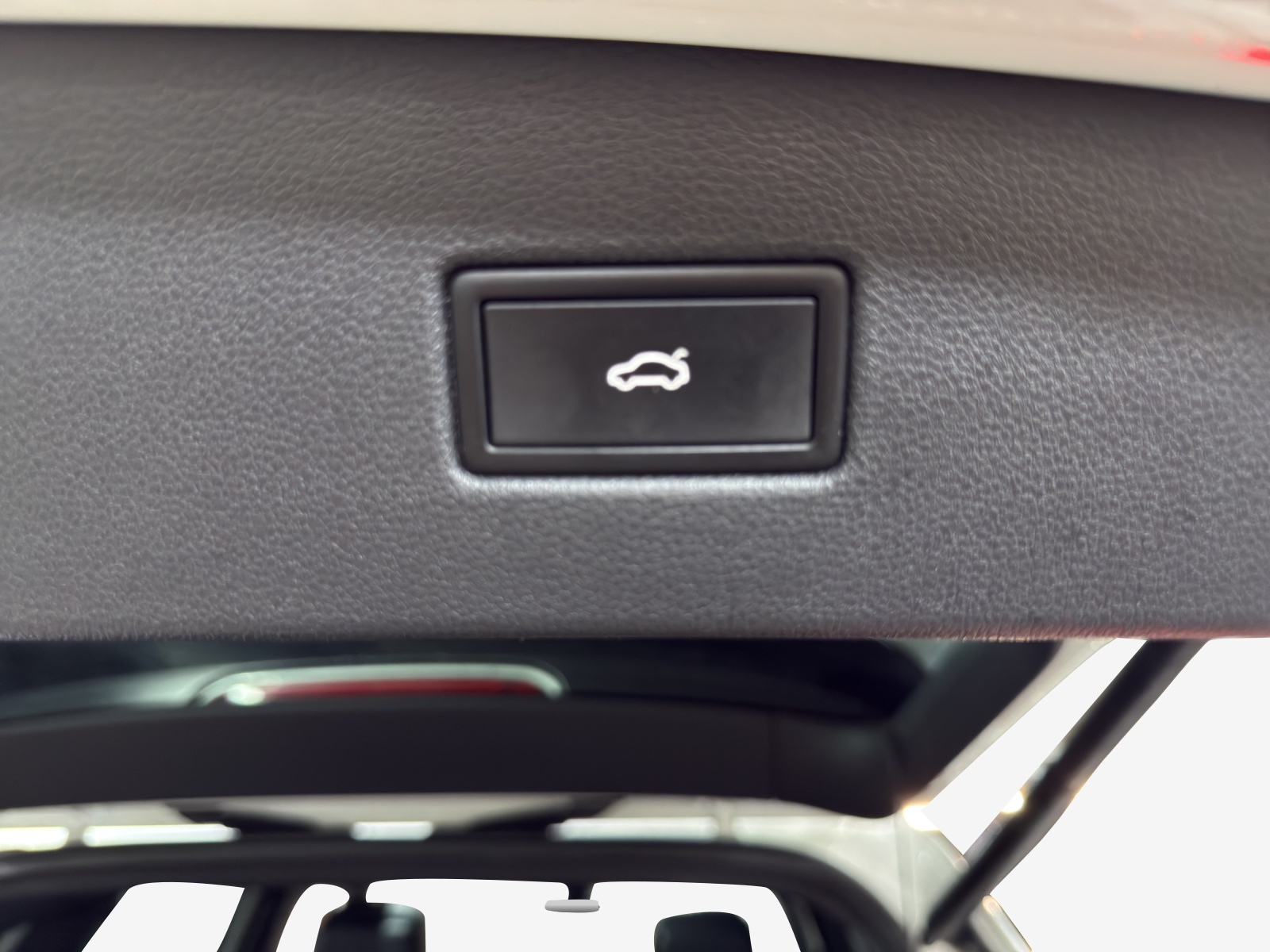 VW Tiguan 2.0TSI R-Line 4Motion DSG-image-13