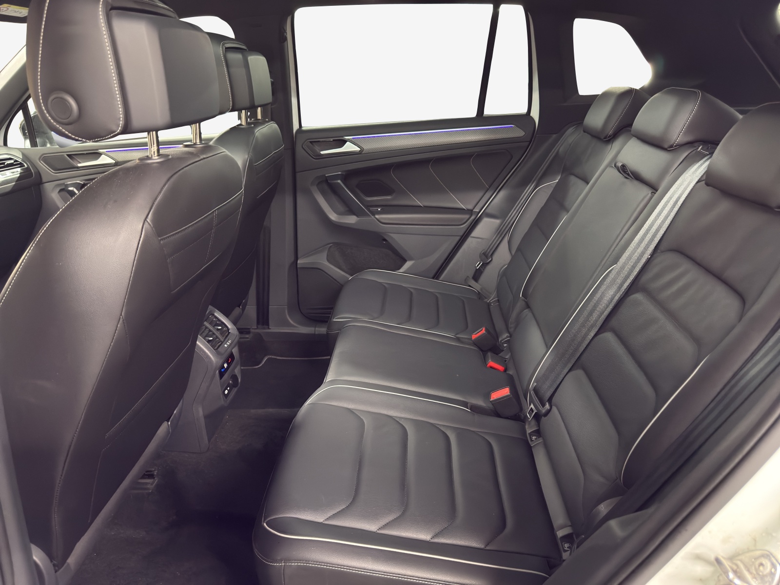 VW Tiguan 2.0TSI R-Line 4Motion DSG-image-11