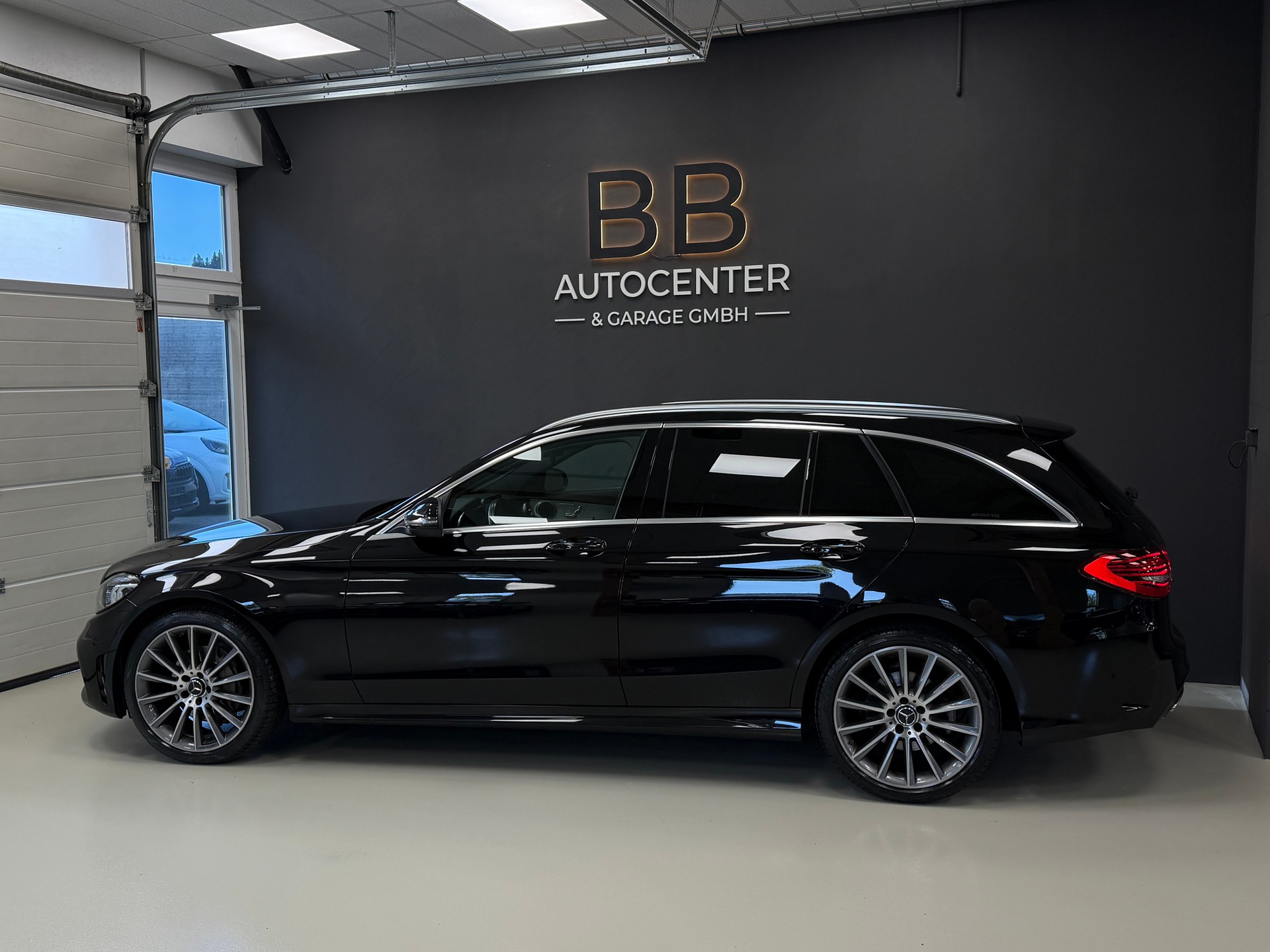 MERCEDES-BENZ C 200 Swiss Star AMG Line 4M 9G-Tronic-showroom-element-3