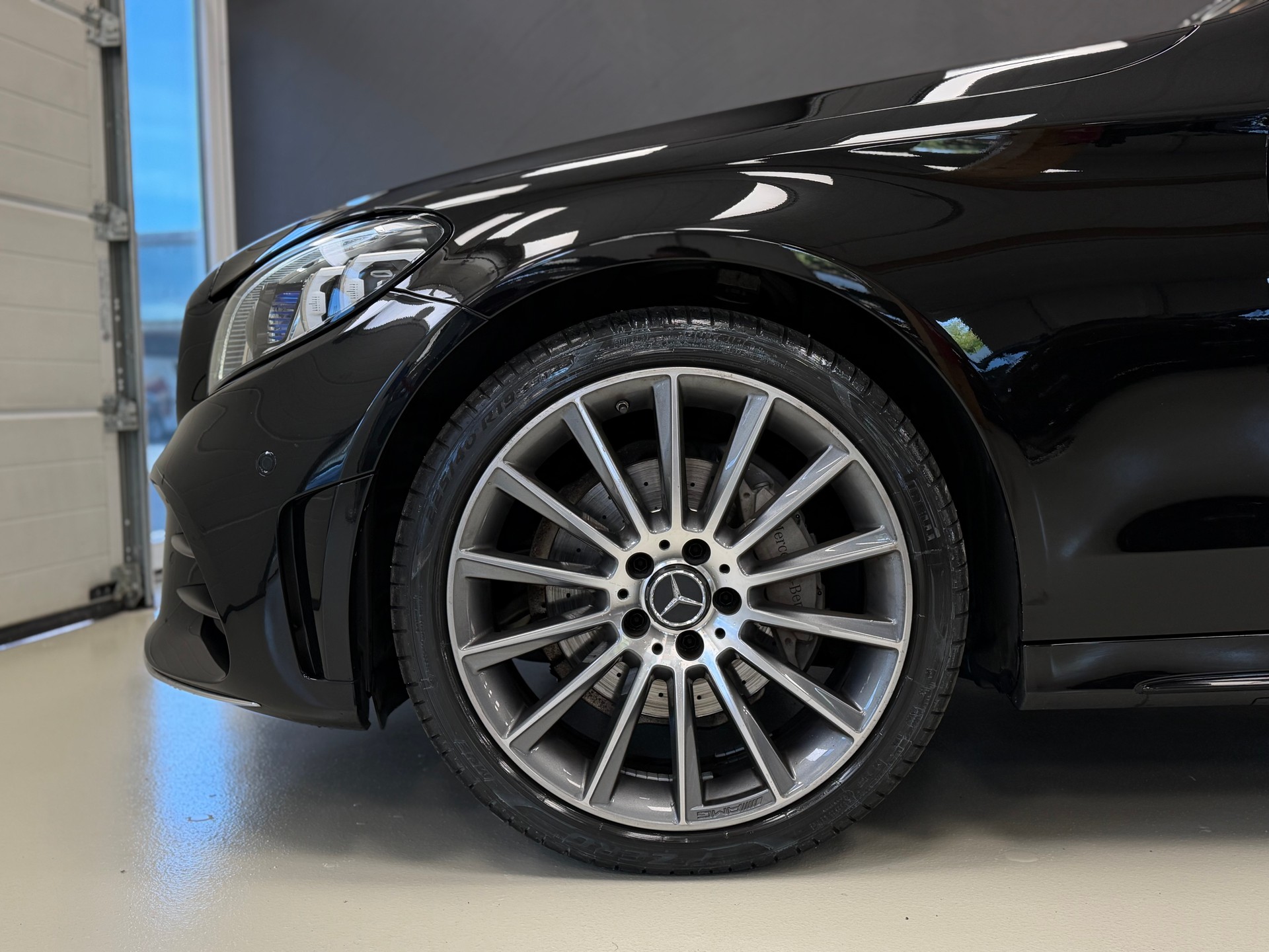 MERCEDES-BENZ C 200 Swiss Star AMG Line 4M 9G-Tronic-image-6