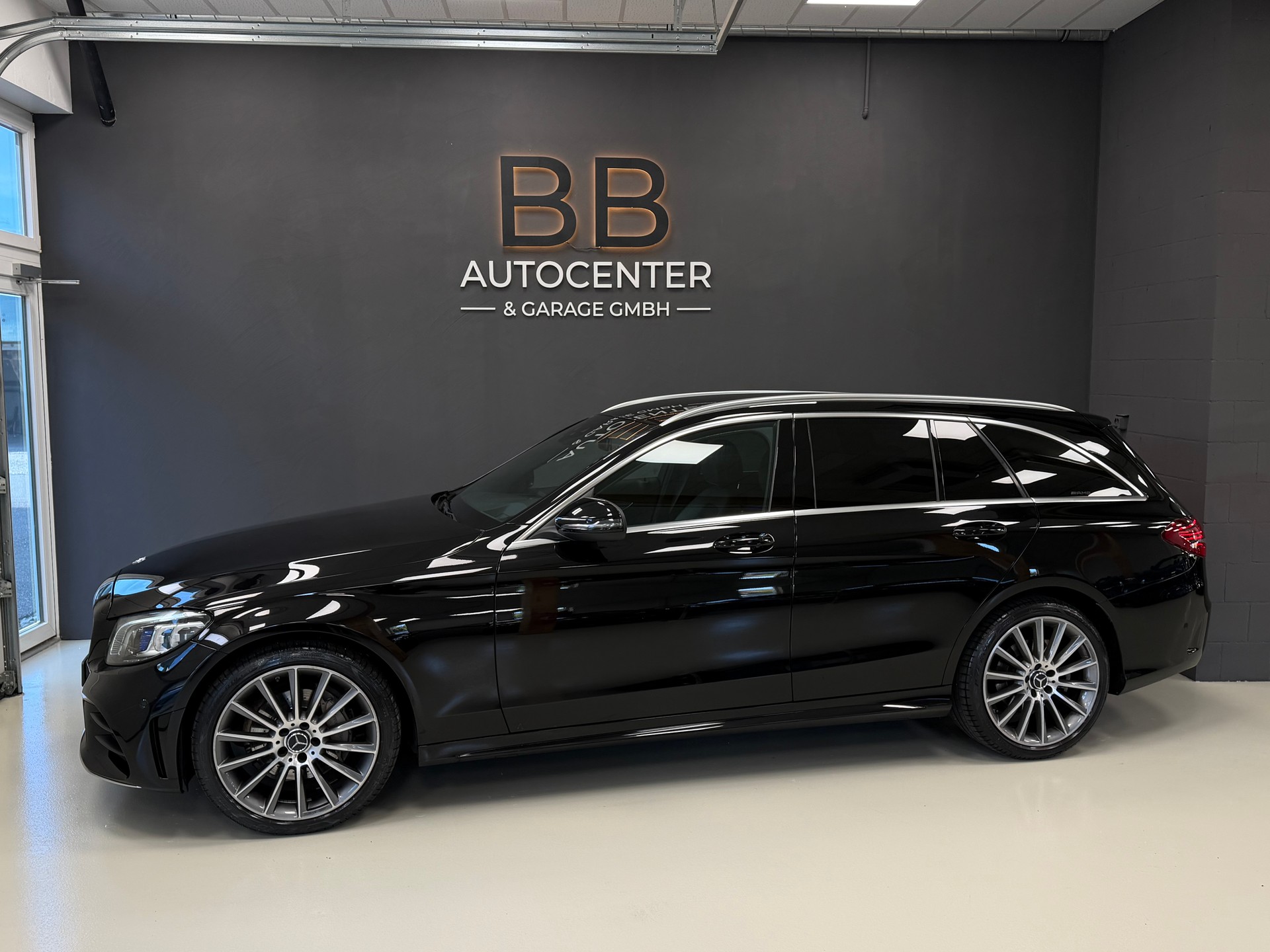 MERCEDES-BENZ C 200 Swiss Star AMG Line 4M 9G-Tronic-showroom-element-2