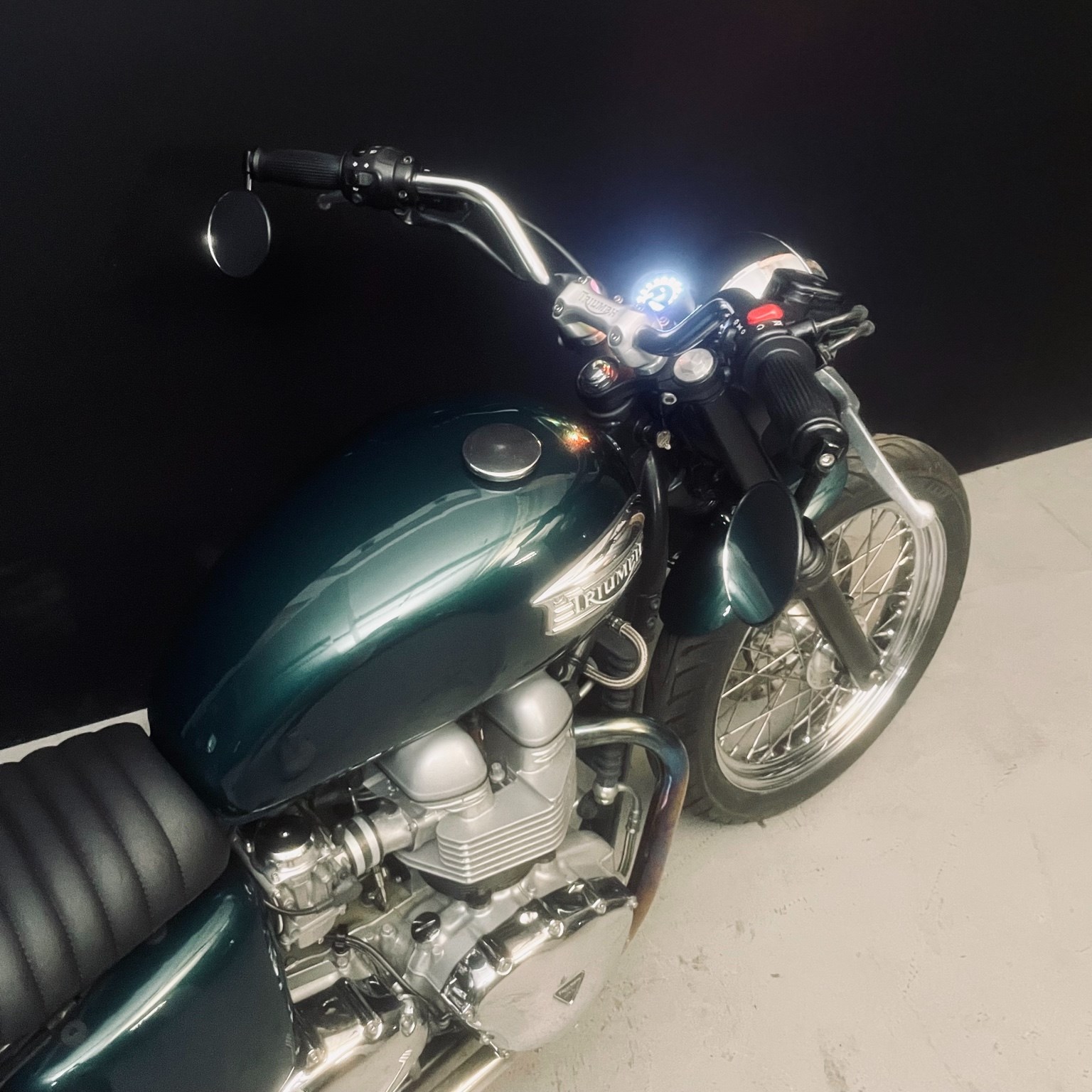 TRIUMPH Bonneville 800-image-8