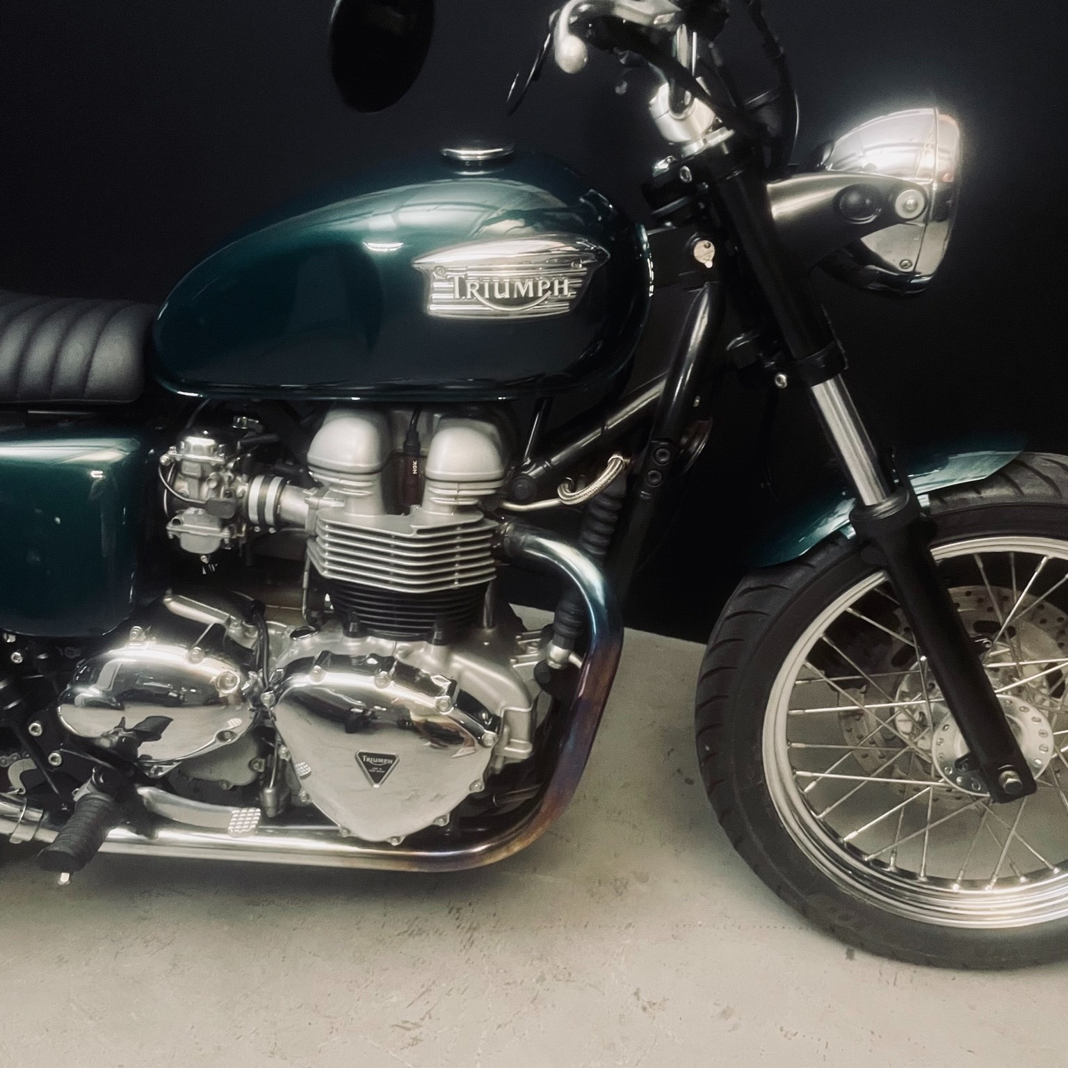 TRIUMPH Bonneville 800-image-3
