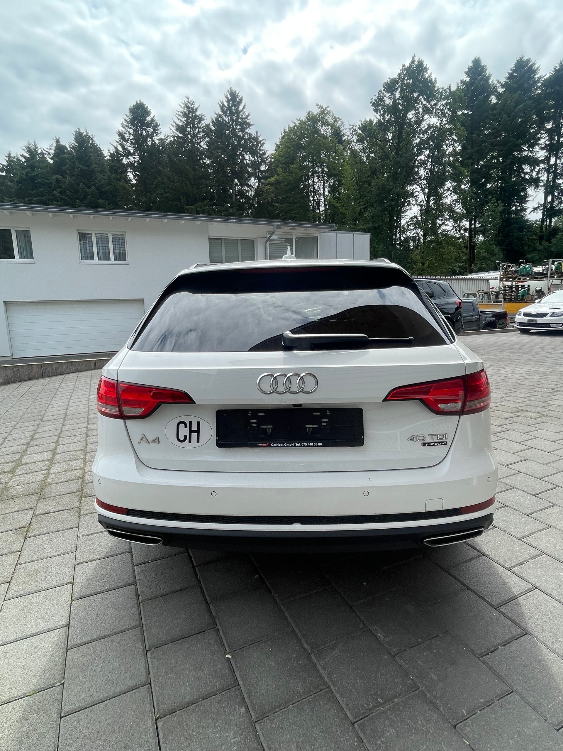 AUDI A4 Avant 40 TDI Design quattro S-tronic-image-13