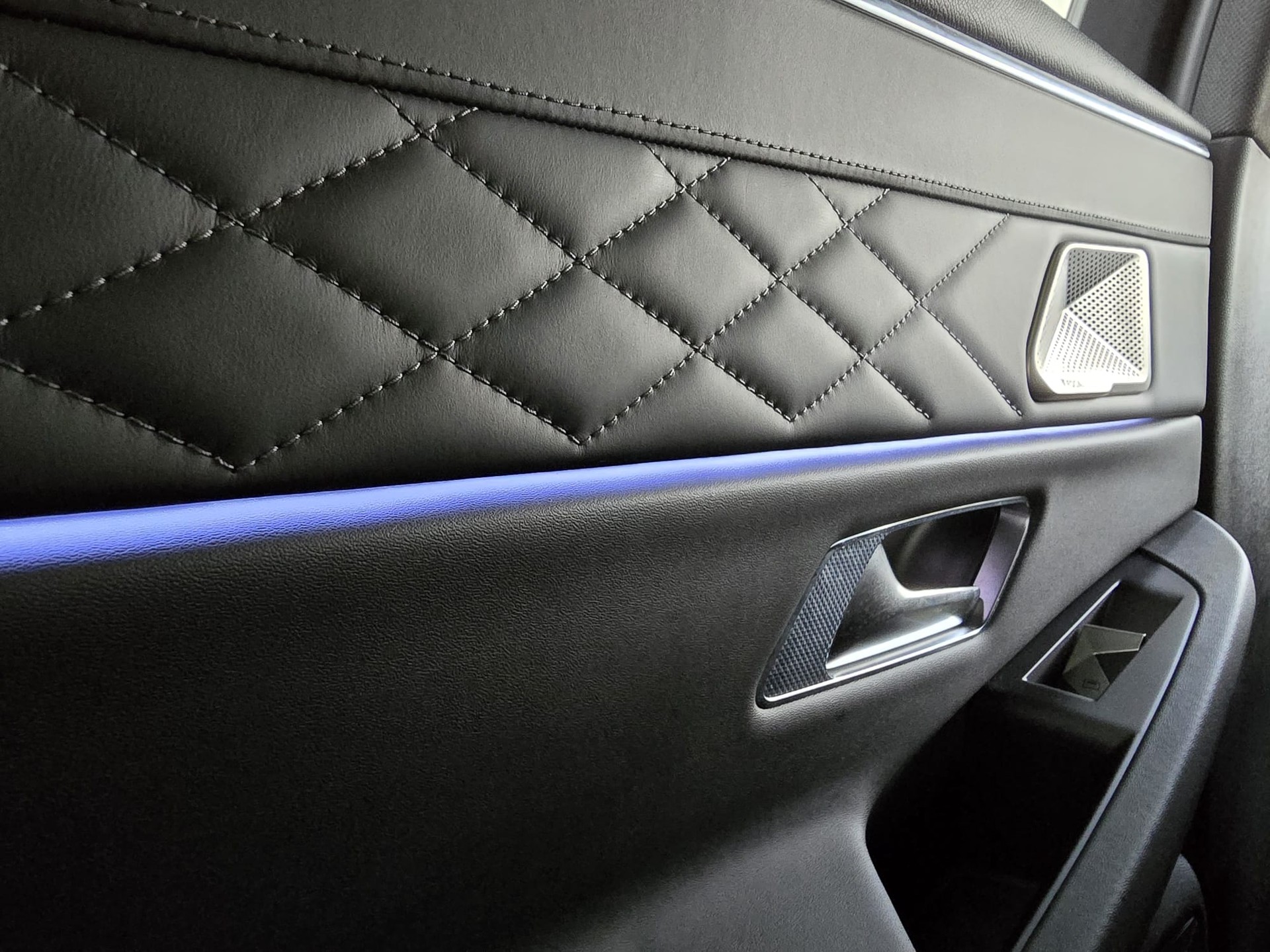 DS AUTOMOBILES DS Automobiles DS9 360PS 1.6 E-Tense Hybrid 4x4 Rivoli +-image-17