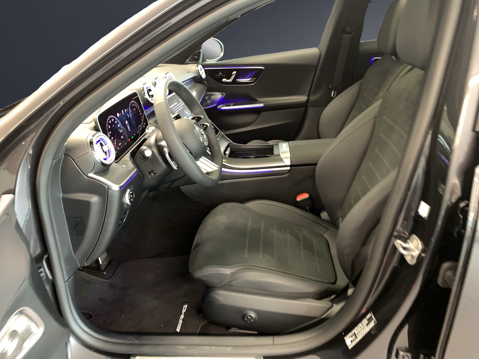 MERCEDES-BENZ C 400e 4 Matic-image-5