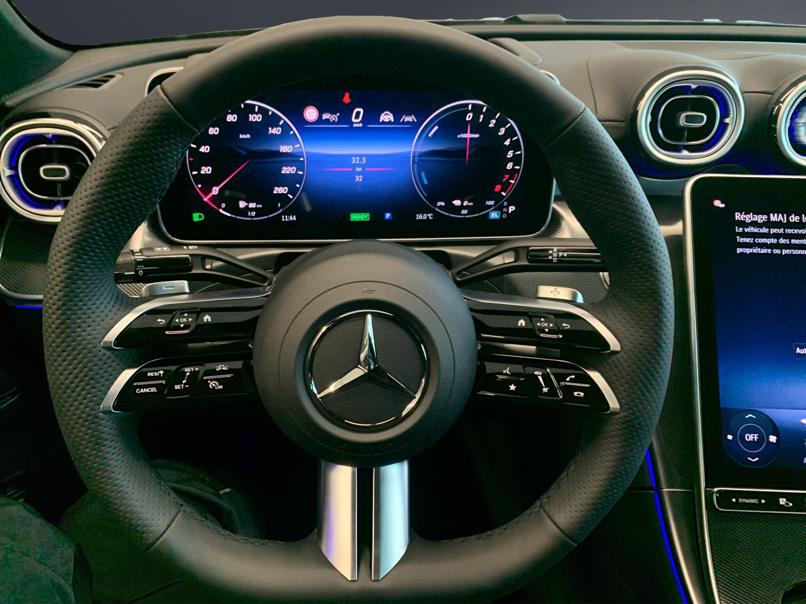 MERCEDES-BENZ C 400e 4 Matic-image-6