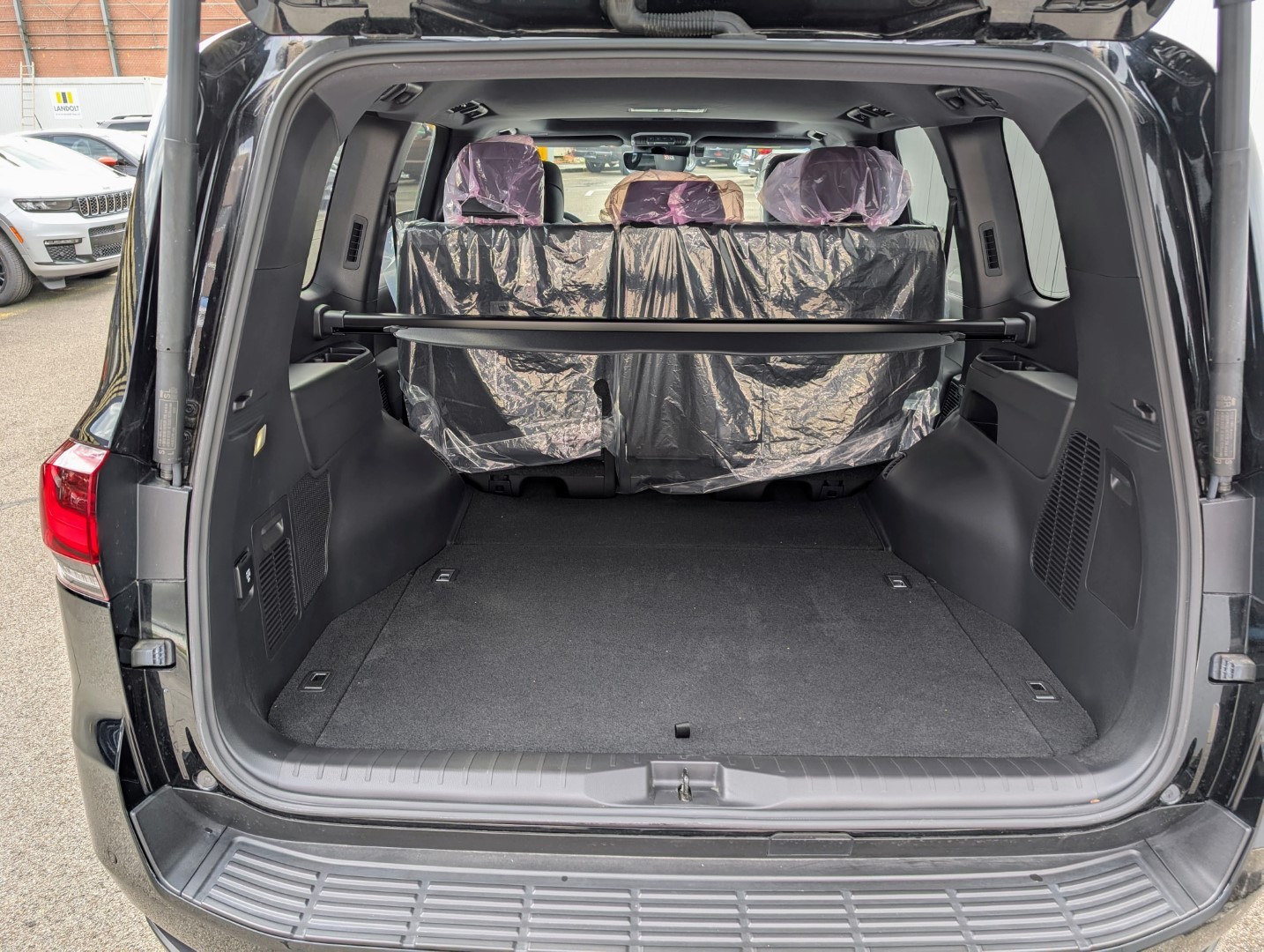 TOYOTA LAND CRUISER 300 GR SPORT V6 Diesel-image-16