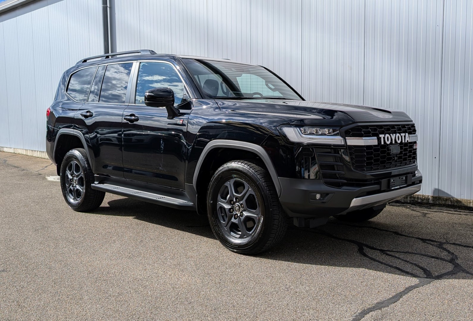 TOYOTA LAND CRUISER 300 GR SPORT V6 Diesel-image-21