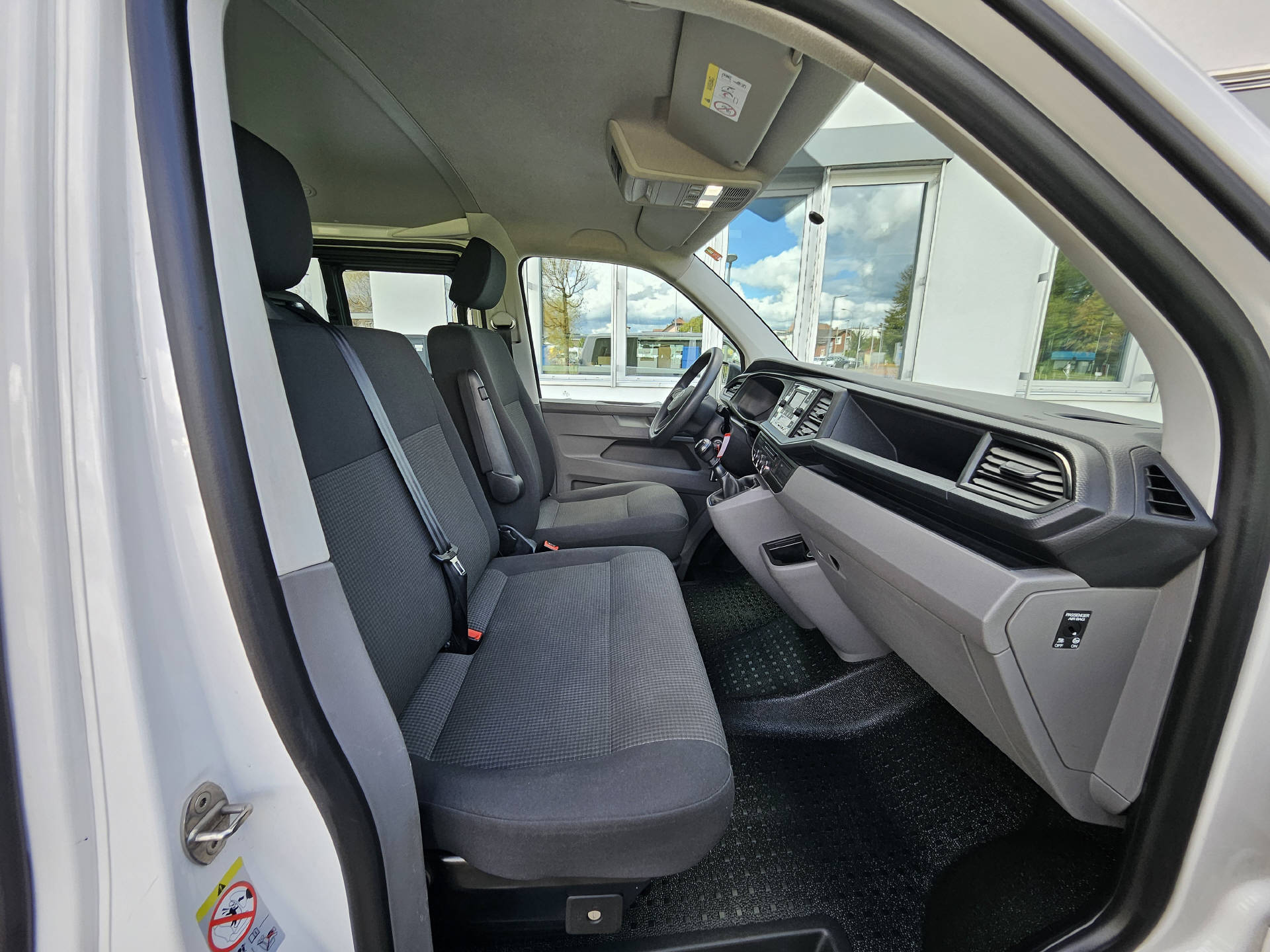 VW T6.1 Kombi 3000 2.0 TDI 150 DSG * Klima * Tempomat * Schiebetüre rechts + links * 9- Plätzer *-image-6