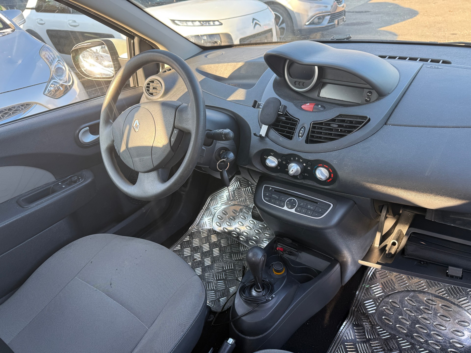 RENAULT Twingo 1.2 16V Dynamique Quickshift-image-9