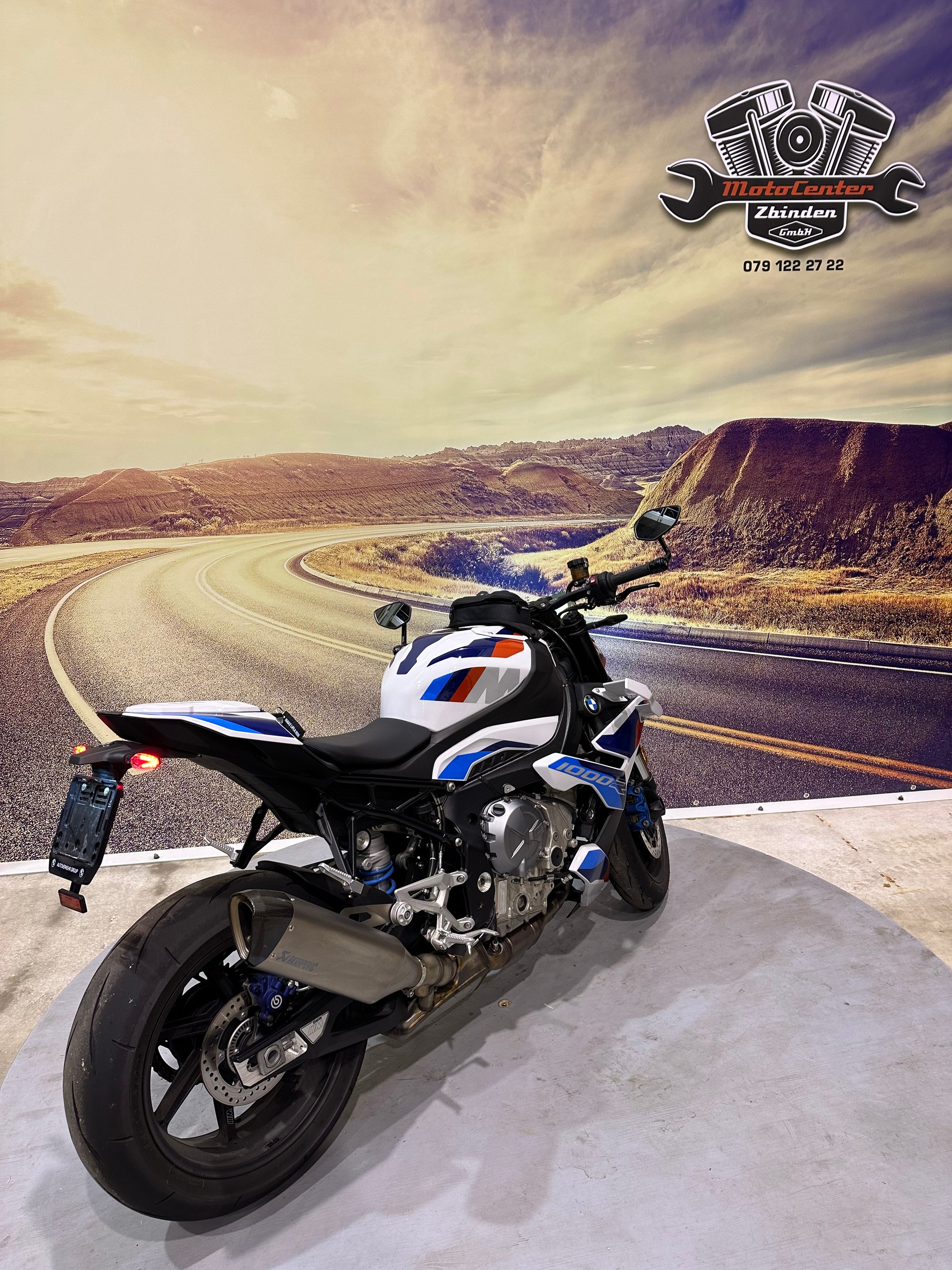 BMW M 1000 R Akrapovic-image-5