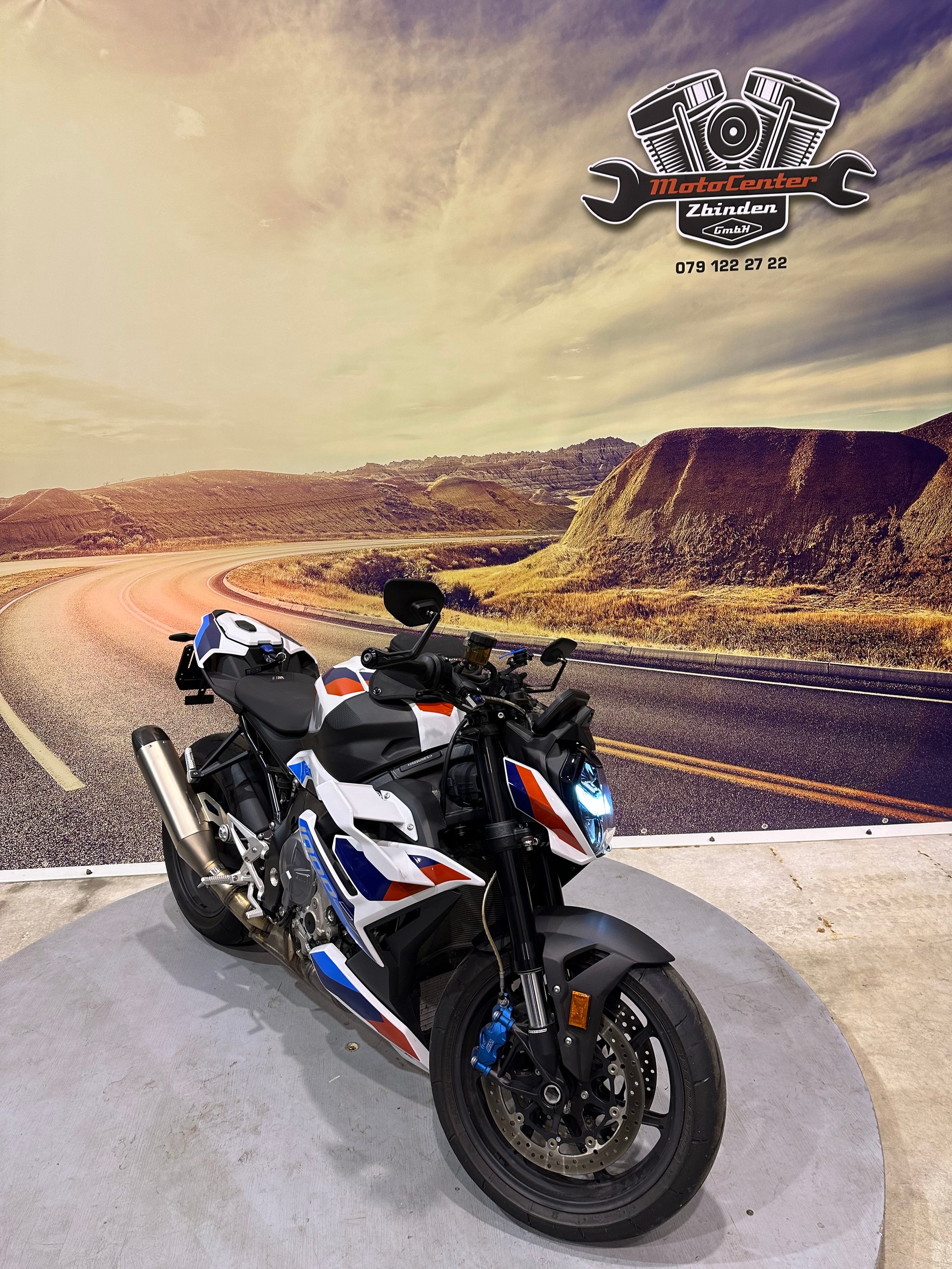 BMW M 1000 R Akrapovic-image-1