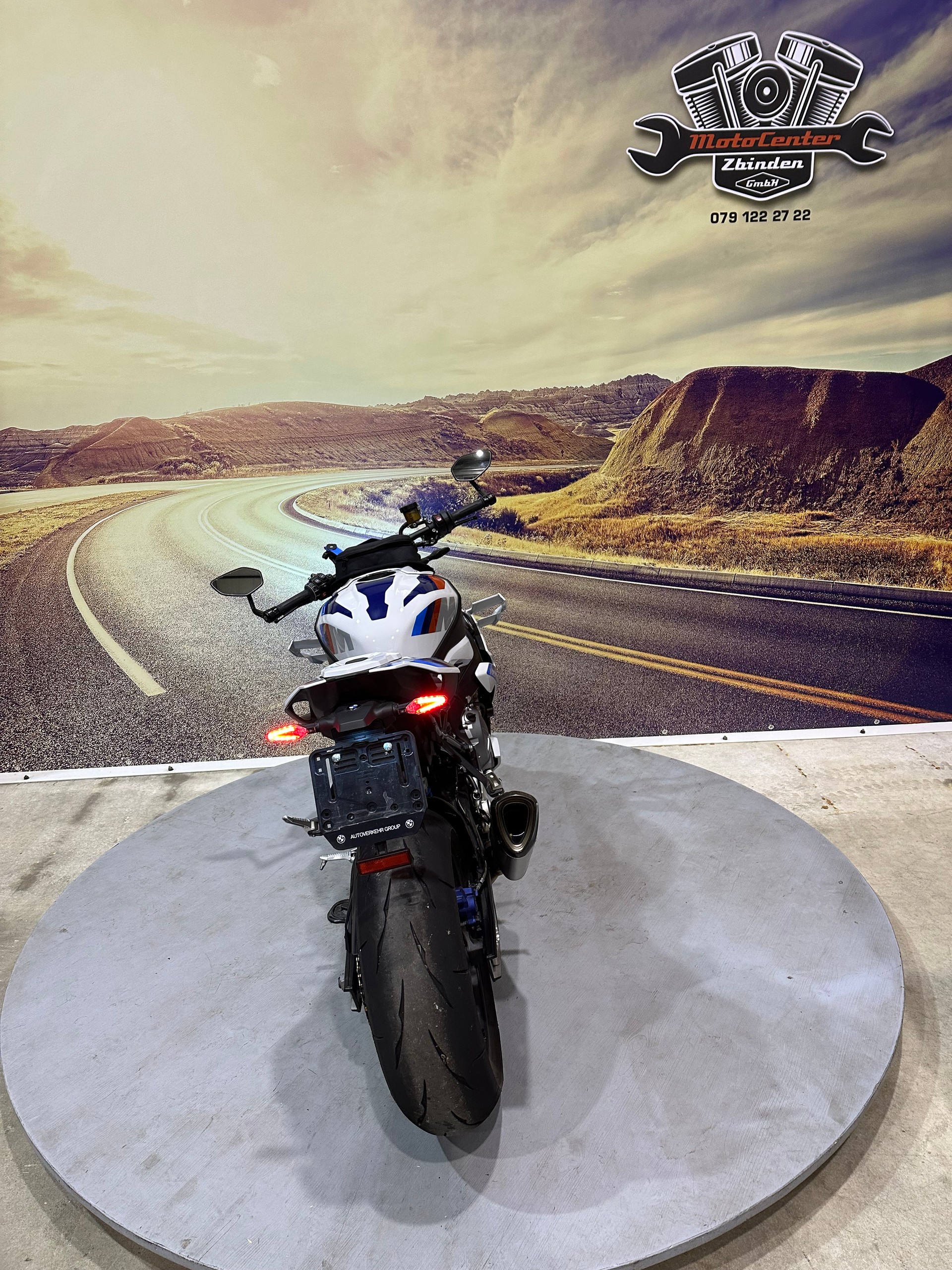 BMW M 1000 R Akrapovic-image-6