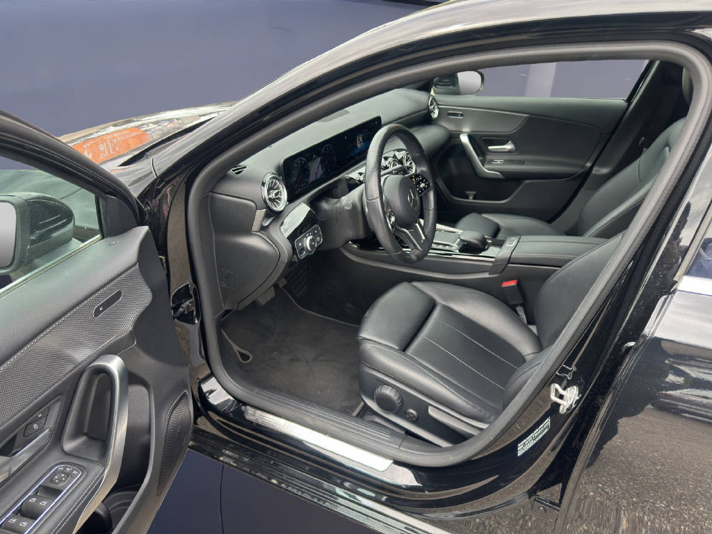 MERCEDES-BENZ A 200 Progressive-image-9